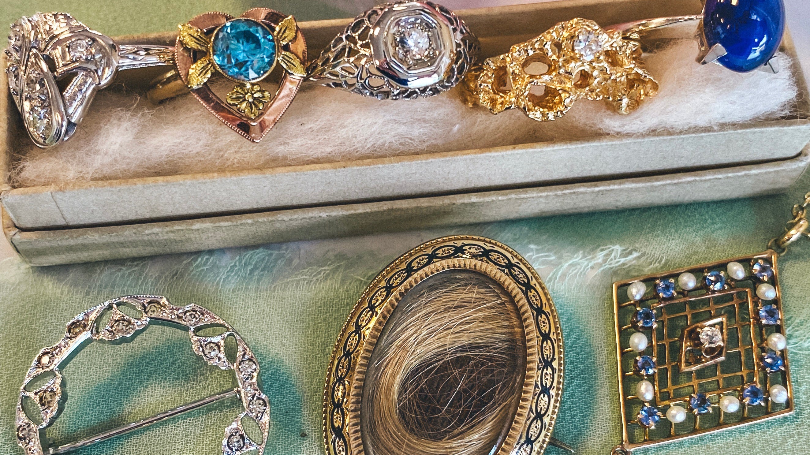 25+ Essential Types of Vintage Jewelry to Add to your Collection