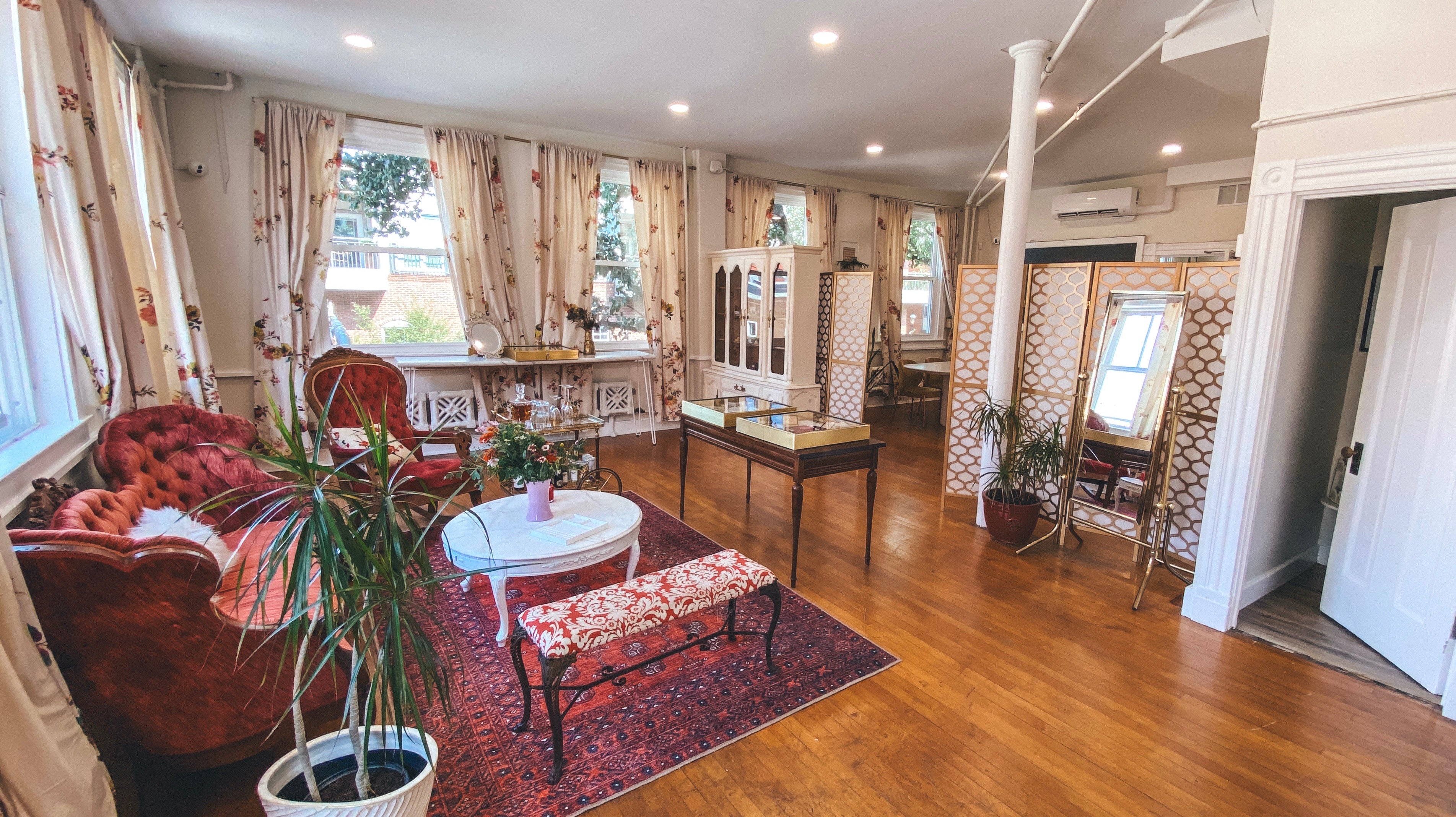 Maejean Vintage's move to the historic Bowman Building