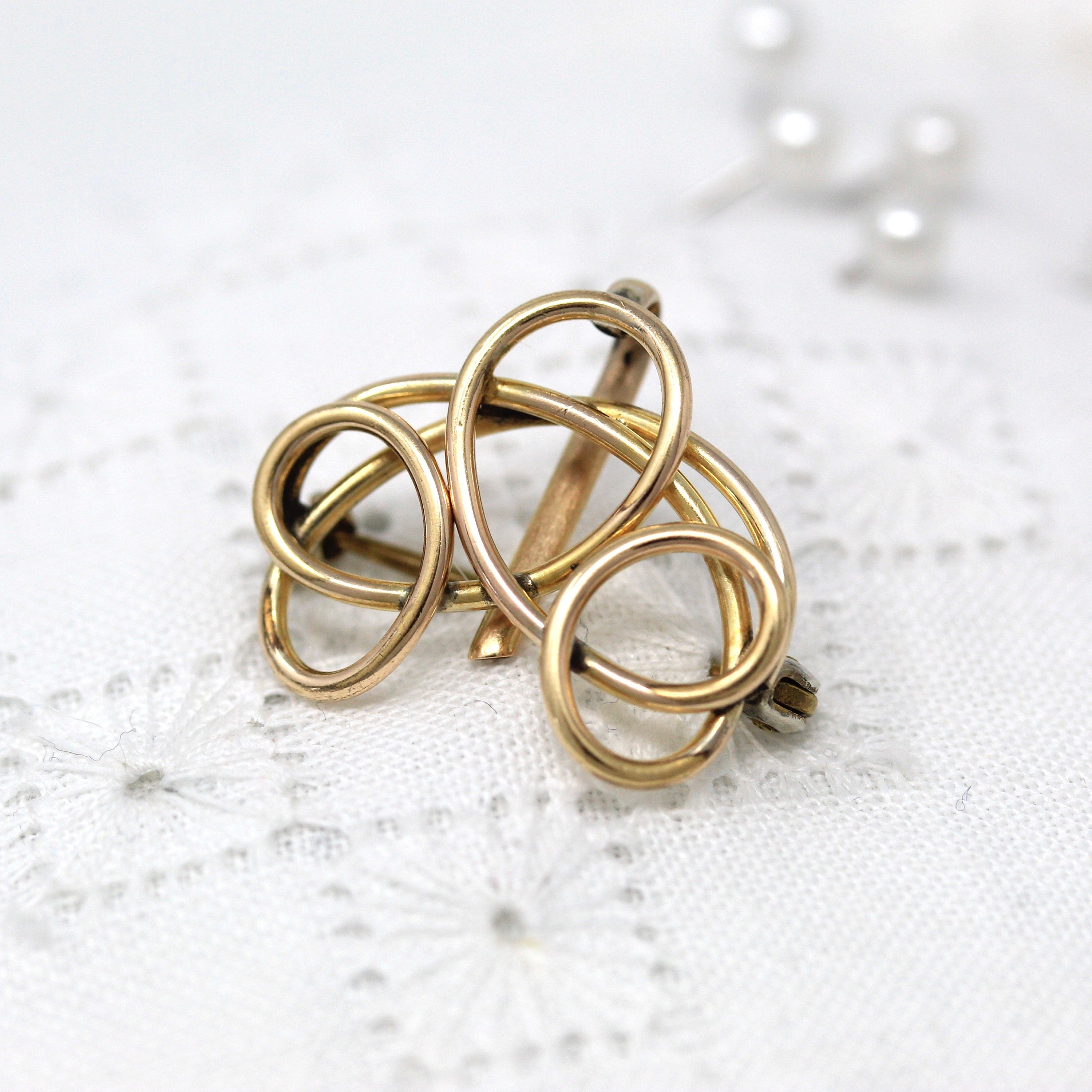 Vintage Swirl Brooch - Retro Yellow Gold Filled Polished Looped Design 40s Statement Pin - Circa 1940s Era Fashion Accessory Jewelry