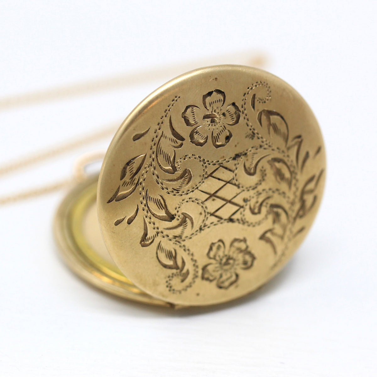 Vintage Photo Locket Retro 12k Gold Filled Engraved Flower Designs P