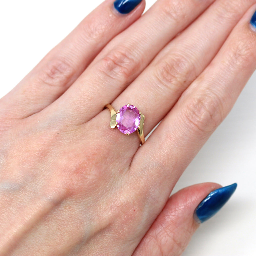 Created Pink Sapphire Ring - Retro 10k Yellow Gold Oval Faceted 2.57 CT Stone - Vintage Circa 1960s Size 6 1/4 Bypass Statement Fine Jewelry