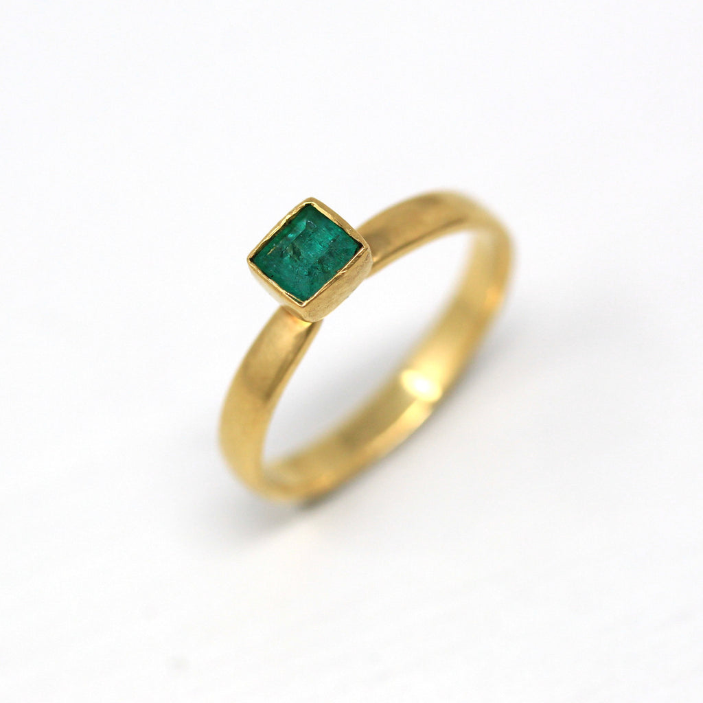 Created Emerald Ring - Estate 18k Yellow Gold Square Cut Solitaire Green Stone - Modern Circa 2000's Size 6 May Birthstone Fine Y2K Jewelry