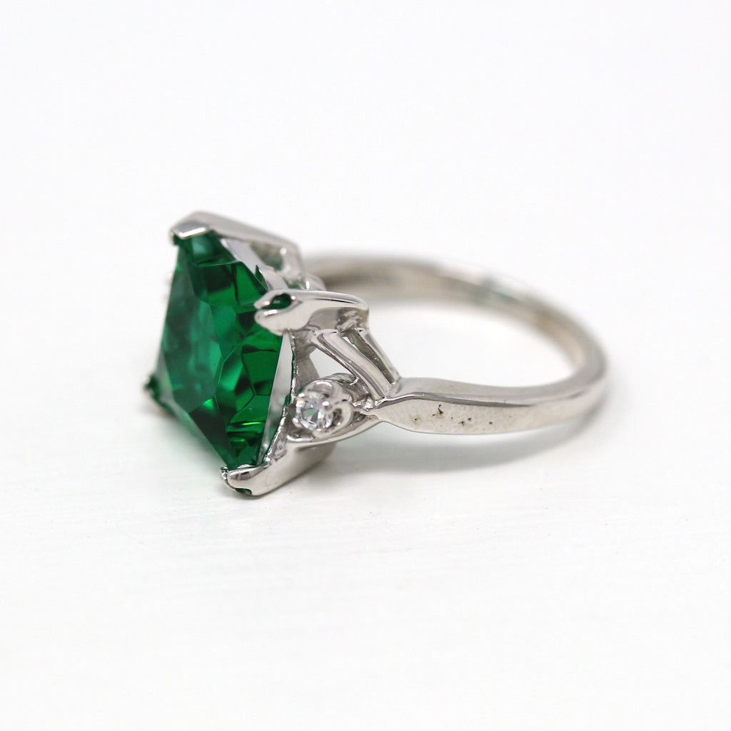 Mid Century Ring - Vintage 10k White Gold Fancy Cut Simulated Emerald Green Glass Stone - Vintage Circa 1950s Era Size 4 Statement Jewelry