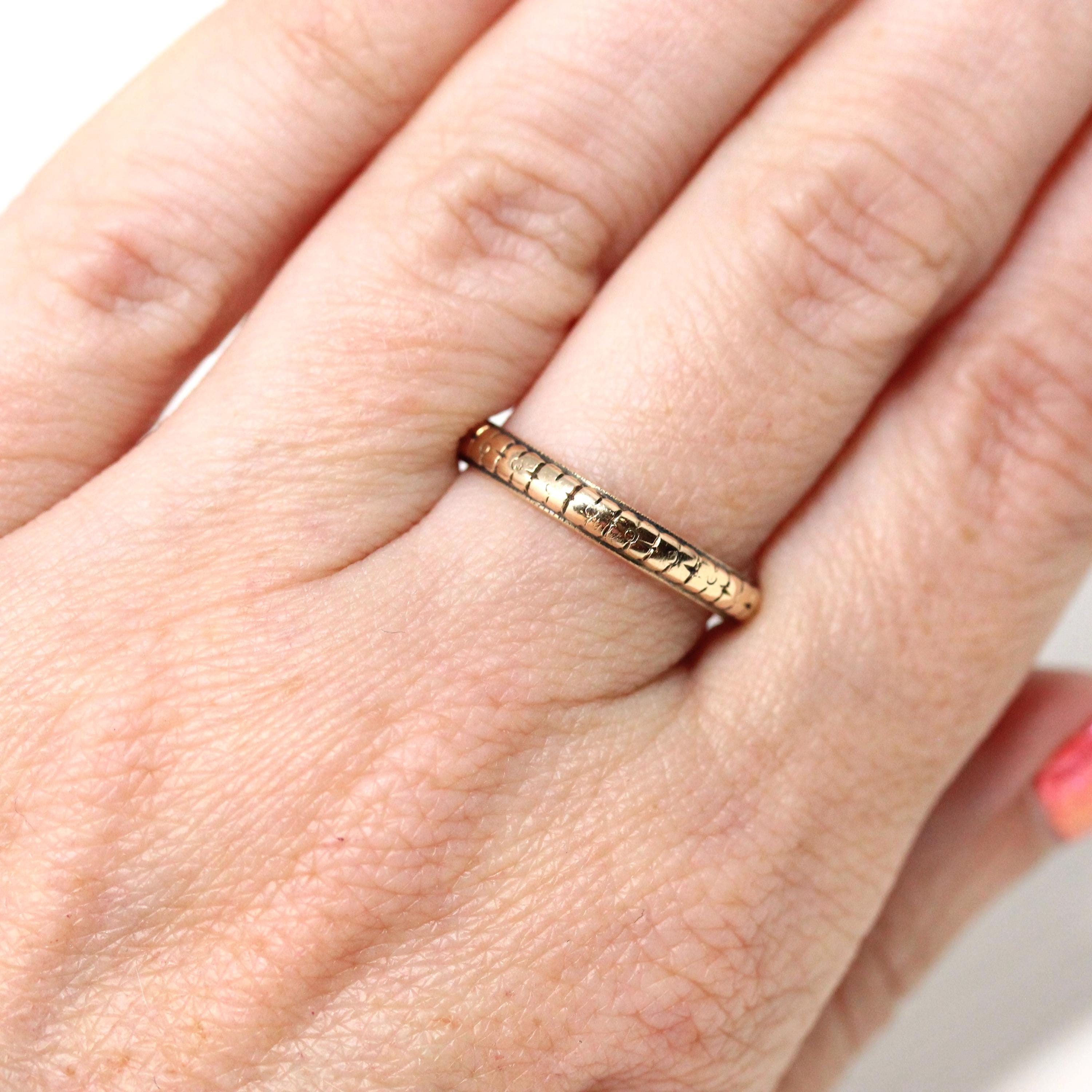 Vintage Flower Wedding Band - Art Deco 14k Yellow Gold Orange Blossom Eternity Designs Ring - Circa 1930s Size 6 Stacking Fine 30s Jewelry