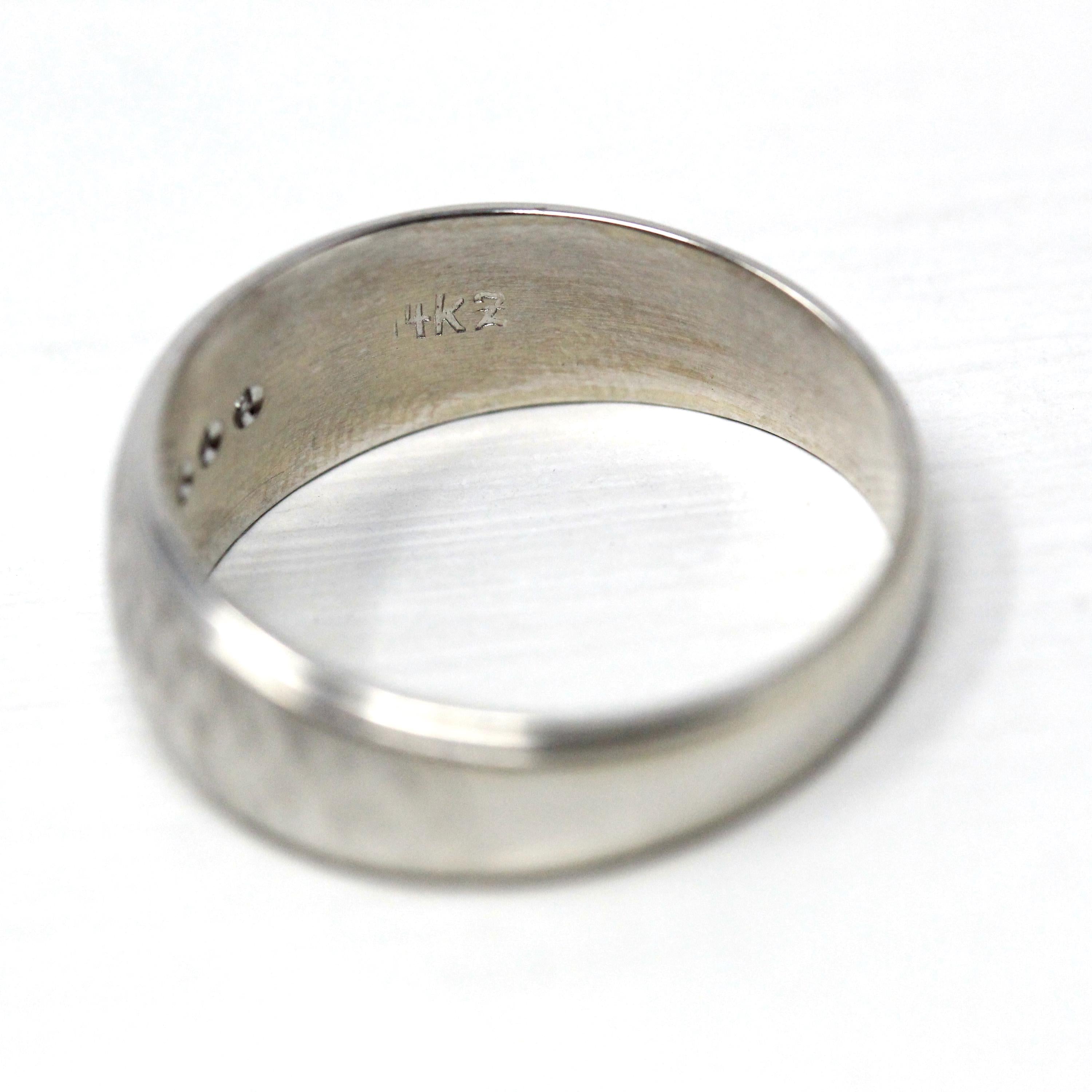 Vintage Wedding Band - Retro 14k White Gold Genuine .05 CTW Diamonds Ring - Circa 1960s Era Size 9 Infinity Arrow Fine Unisex Bridal Jewelry