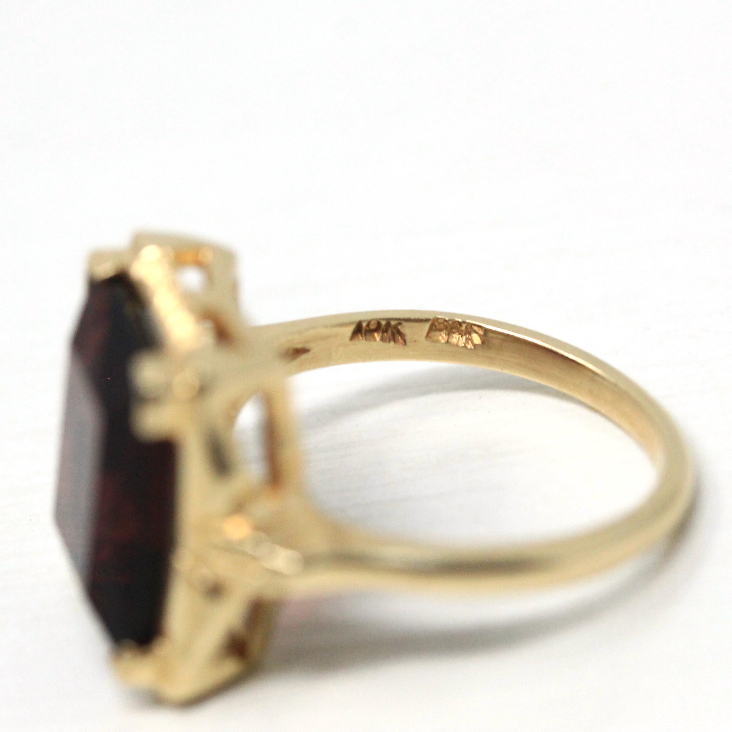 Simulated Amethyst Ring - Retro 10k Yellow Gold Rectangular Faceted Purple Glass Stone - Circa 1940s Era Size 6 Fine New Old Stock Jewelry