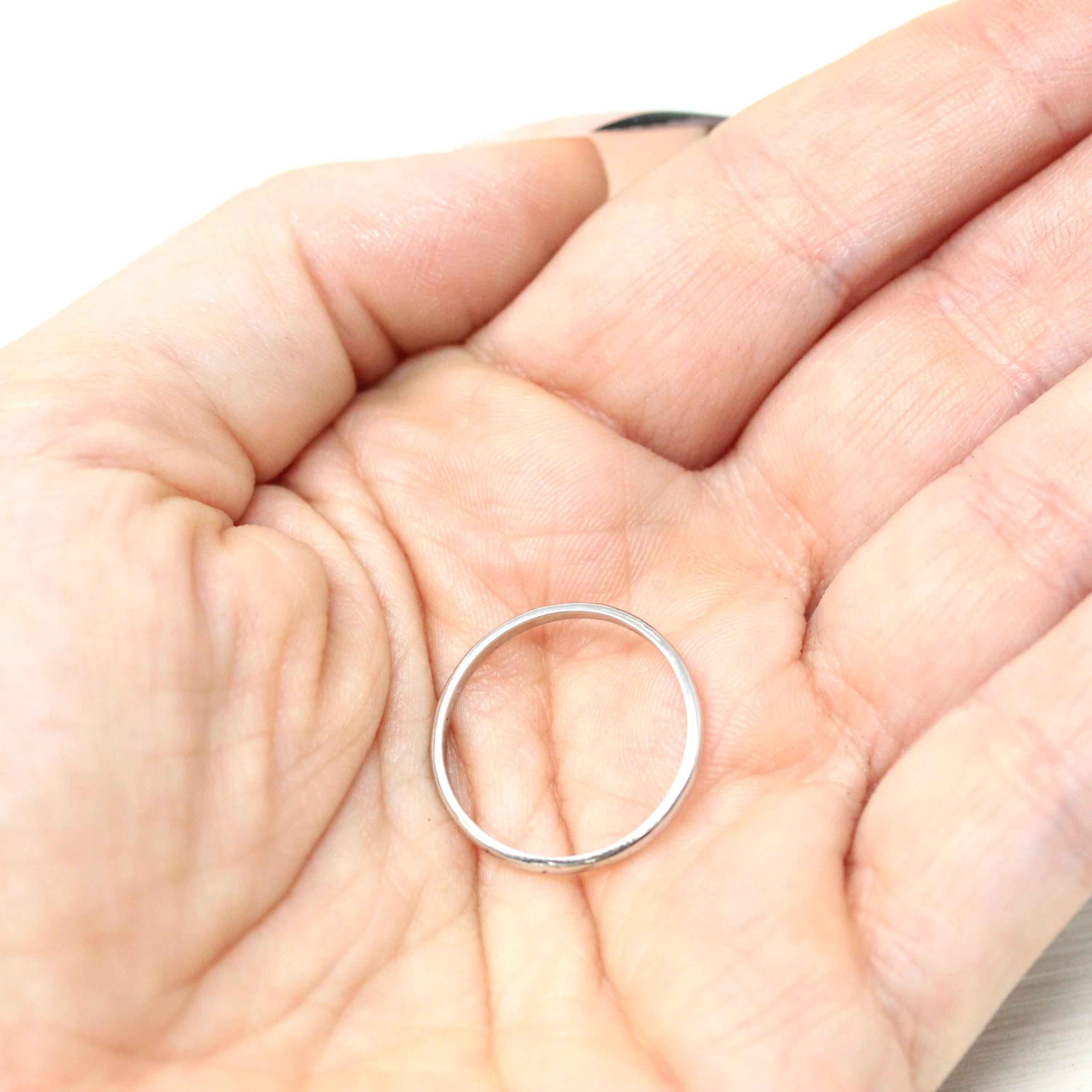 Vintage Wedding Band - Art Deco Era 18k White Gold Subtle Engraved Etched Design Ring - Circa 1930's Size 7 Stacking Bridal Fine 30s Jewelry