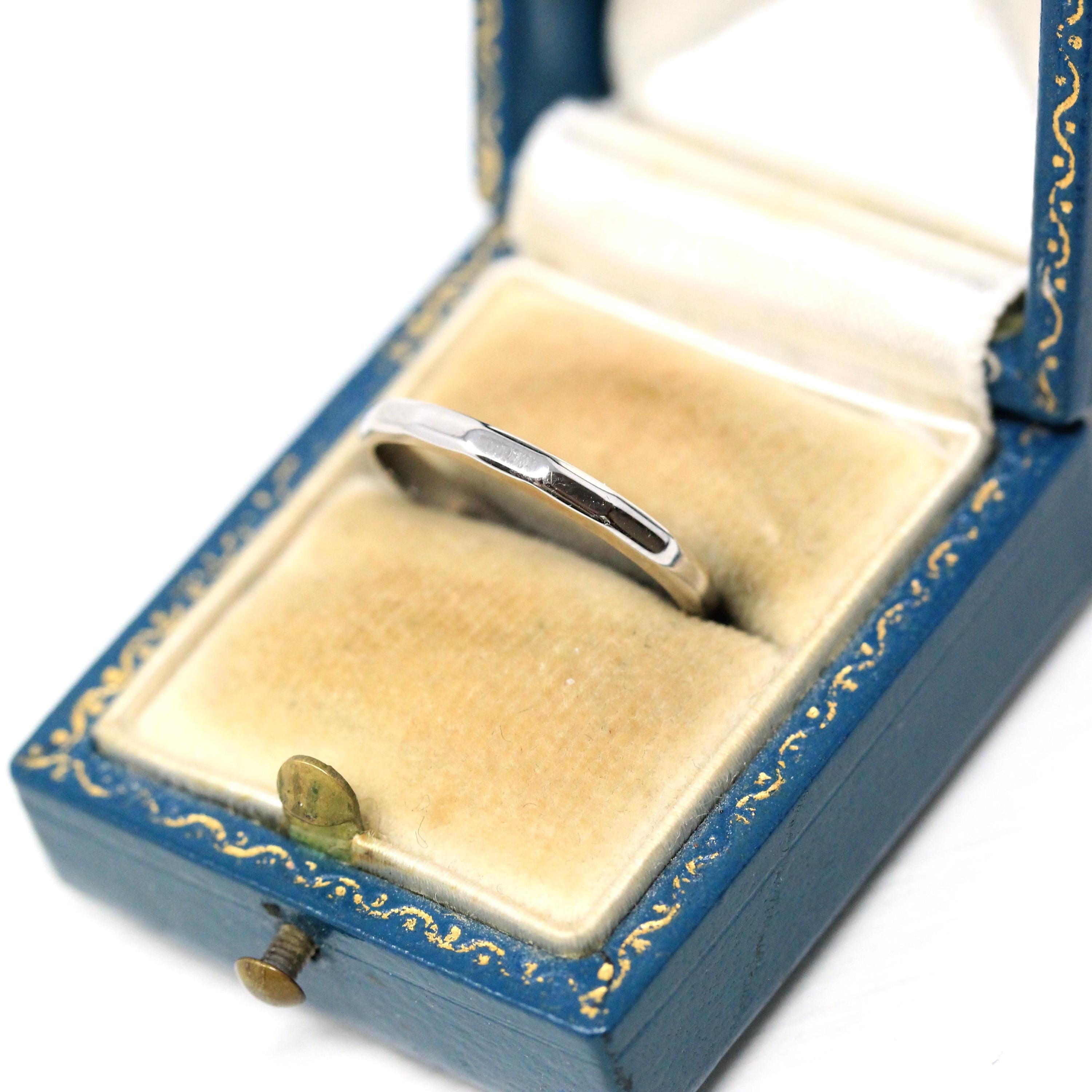 Estate Wedding Band - Modern 14k White Gold Baguette Pattern Simplistic Minimalist - Circa 2000's Era Size 7 1/4 Stacking Craftsmith Ring