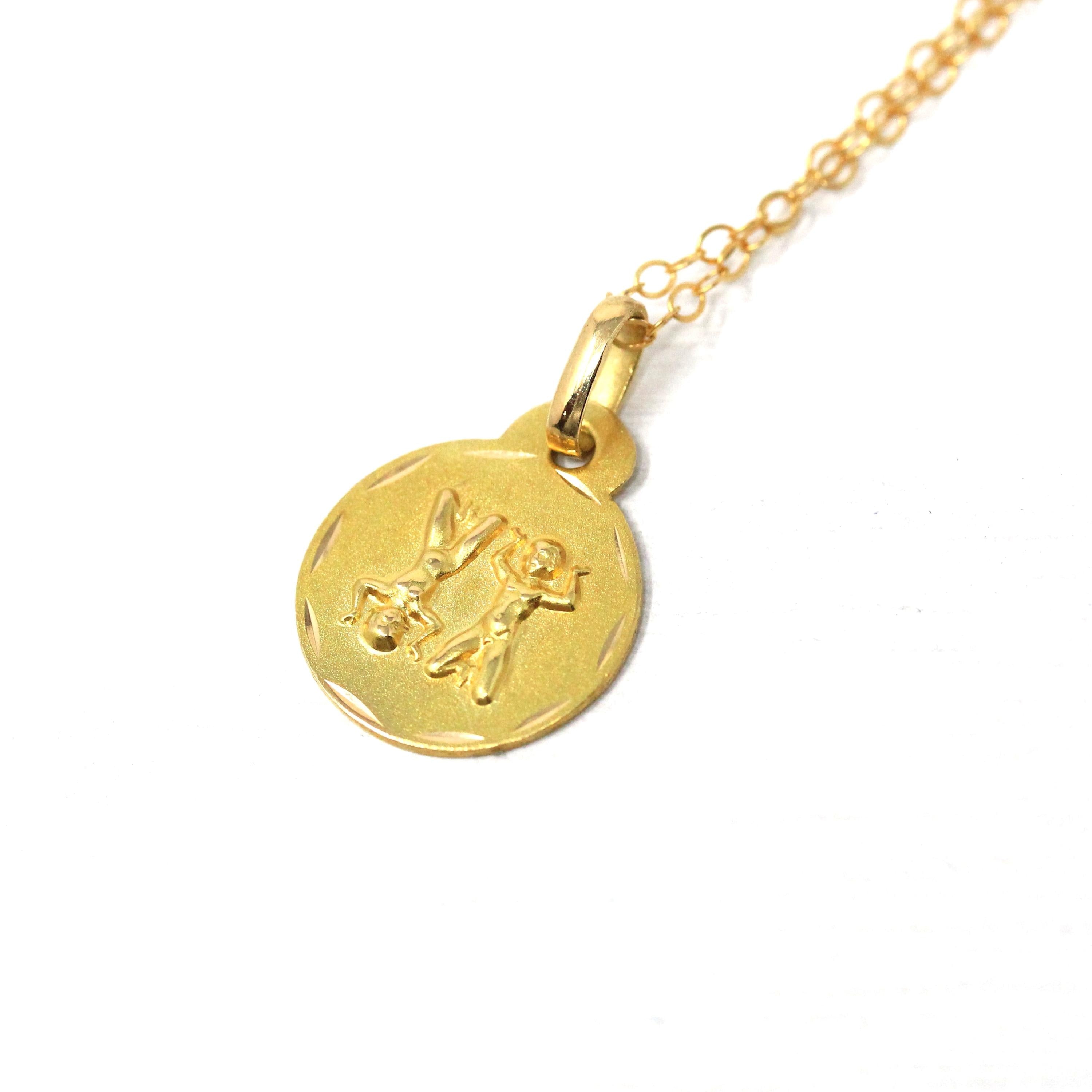 Estate Gemini Charm - Modern 18k Yellow Gold The Twins Air Element Pendant Necklace - Circa 1990s Era Zodiac Italian Italy Fine 90s Jewelry