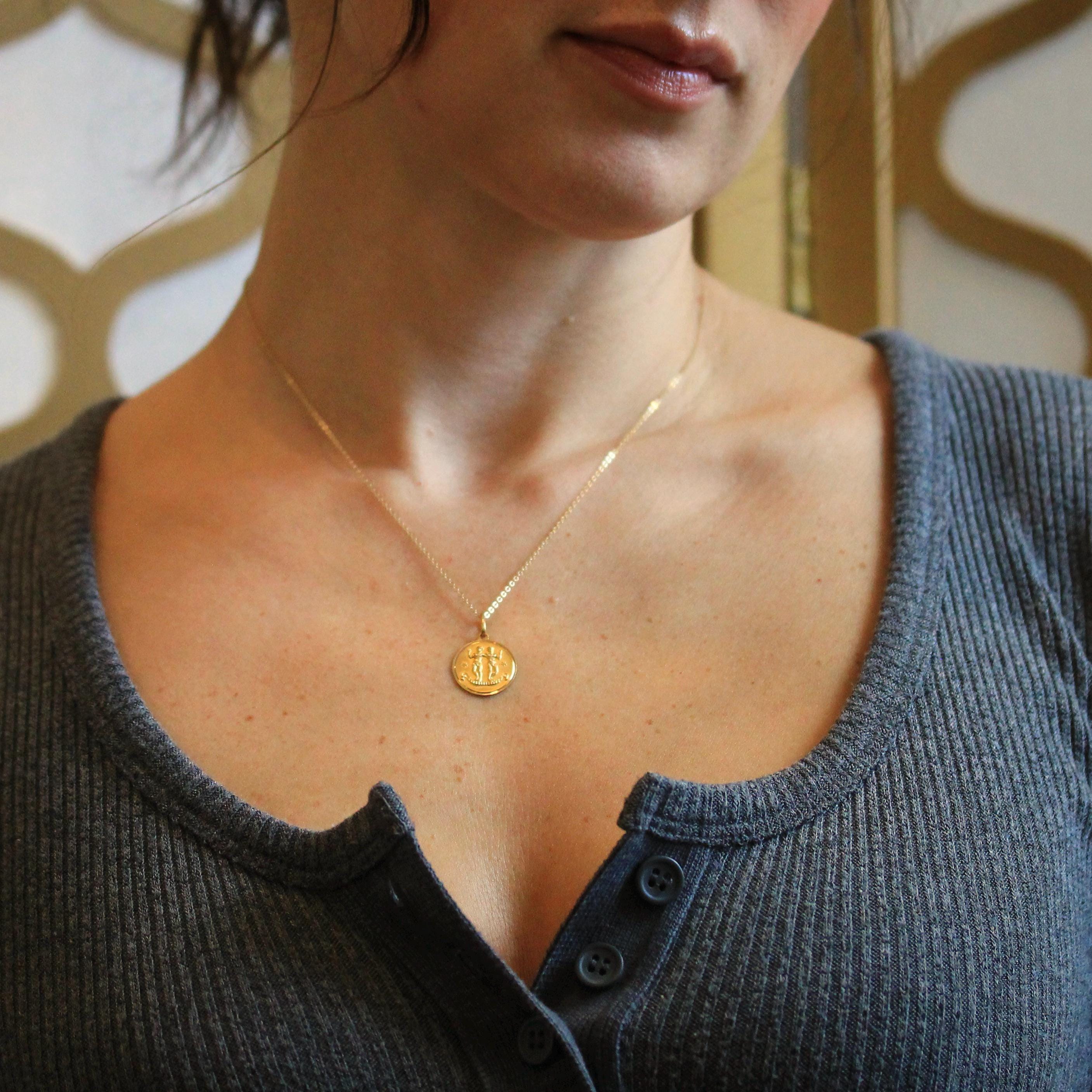 Estate Gemini Charm - Modern 18k Yellow Gold The Twins Air Element Pendant Necklace - Circa 1990s Era Zodiac Italian Italy Fine 90s Jewelry