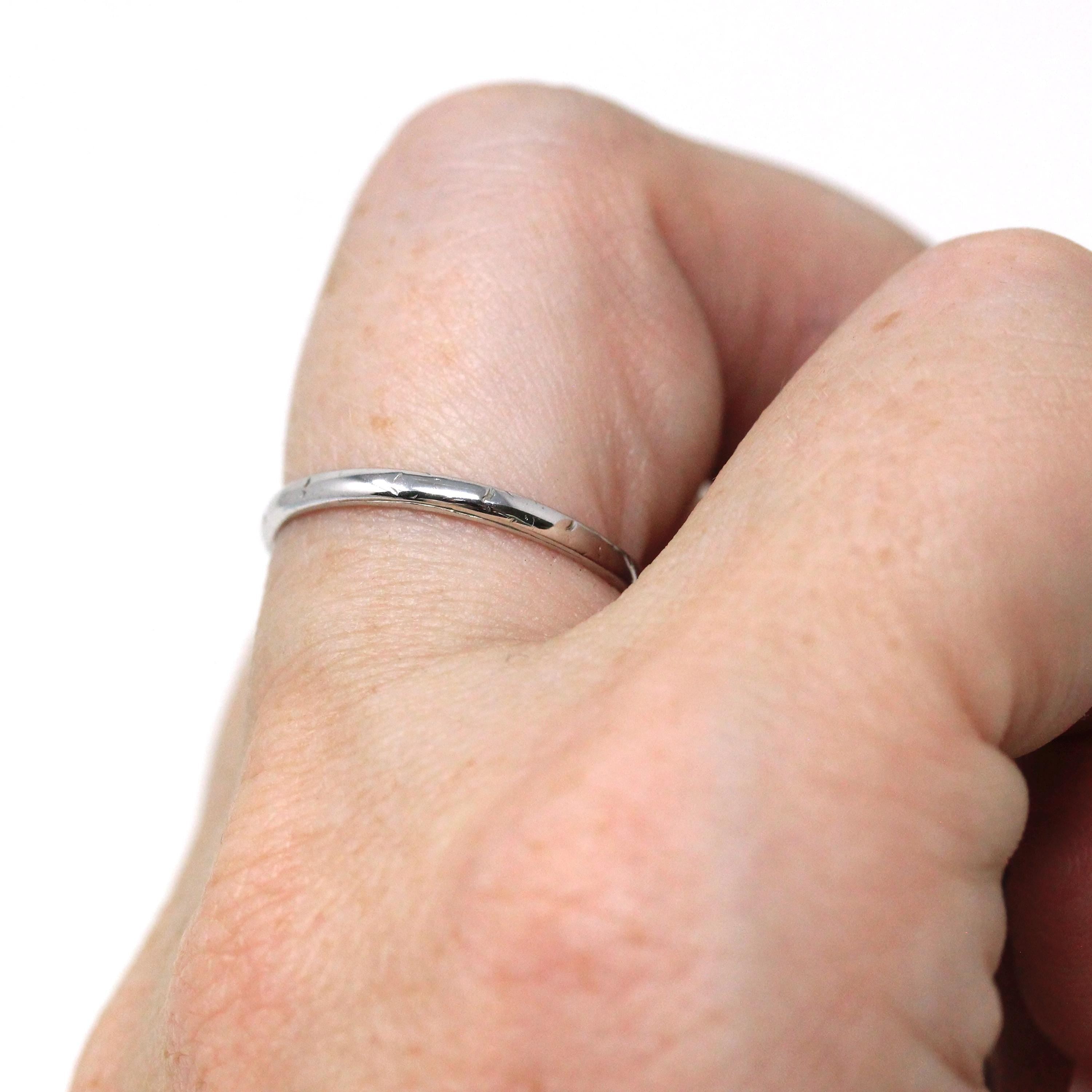 Vintage Wedding Band - Art Deco Era 18k White Gold Subtle Engraved Etched Design Ring - Circa 1930's Size 7 Stacking Bridal Fine 30s Jewelry