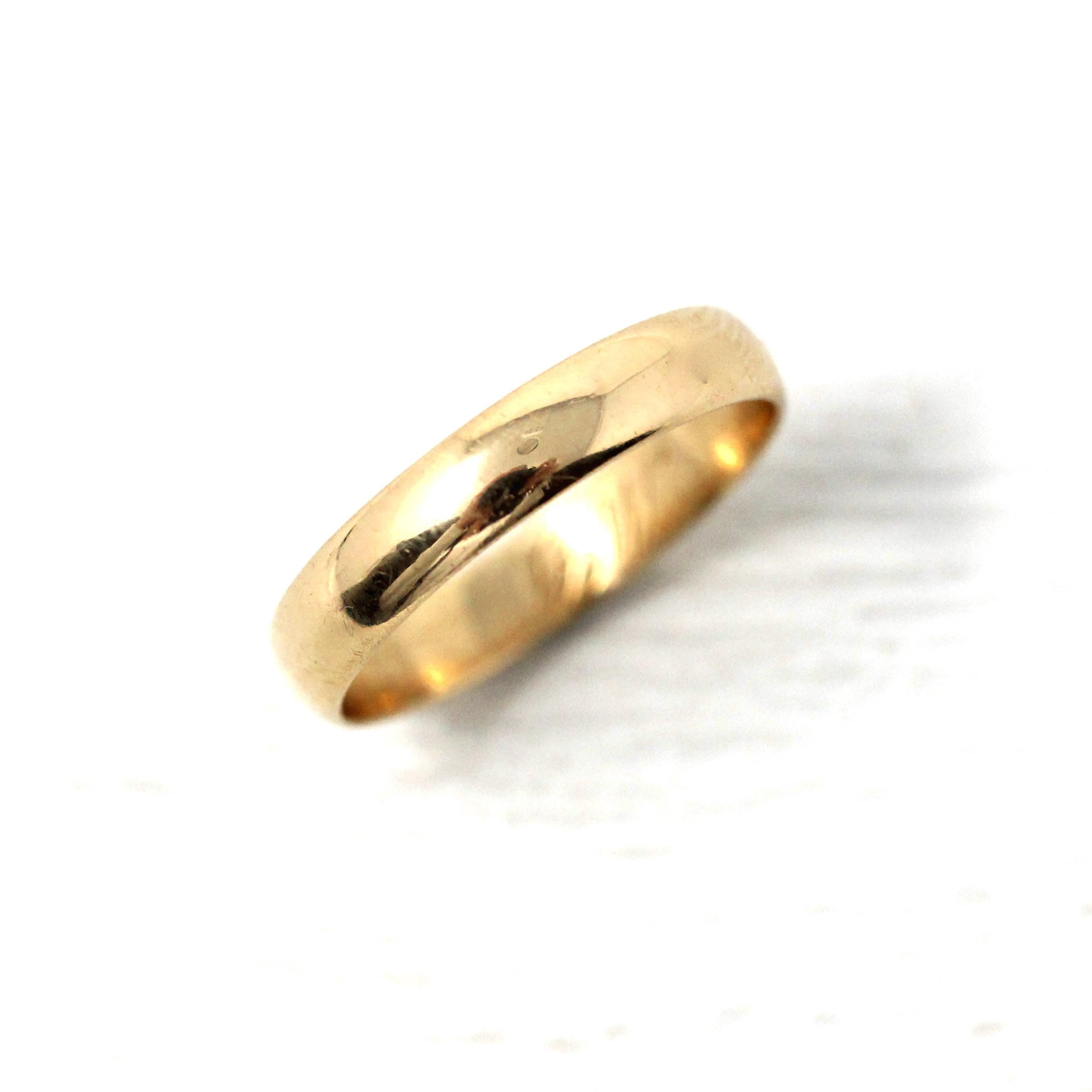 Antique Wedding Band - Edwardian 18k Yellow Gold Unadorned Free Of Design Ring - Vintage Circa 1910s Era Size 6 Initials "MG" Fine Jewelry