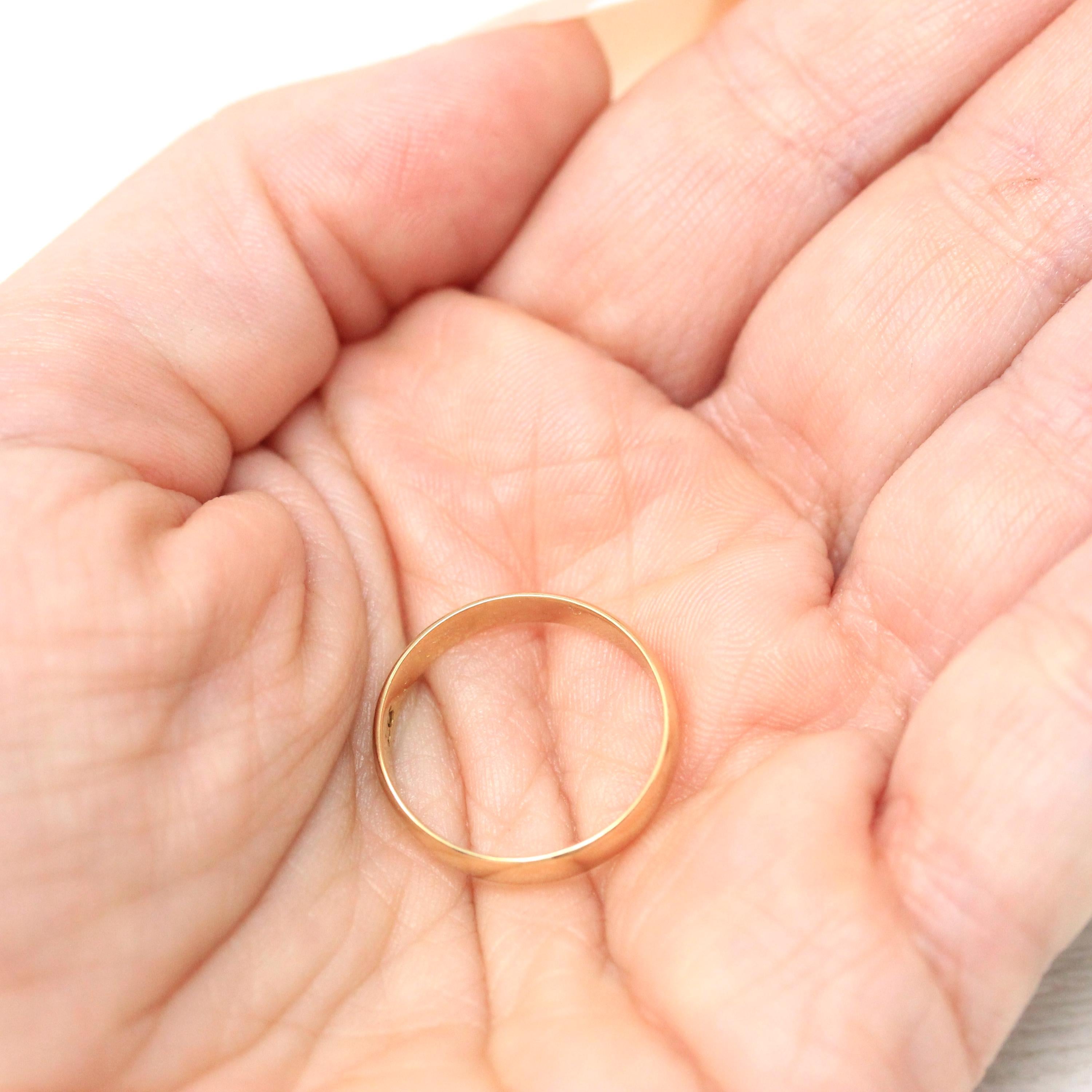 Antique Wedding Band - Edwardian 18k Yellow Gold Unadorned Free Of Design Ring - Vintage Circa 1910s Era Size 6 Initials "MG" Fine Jewelry