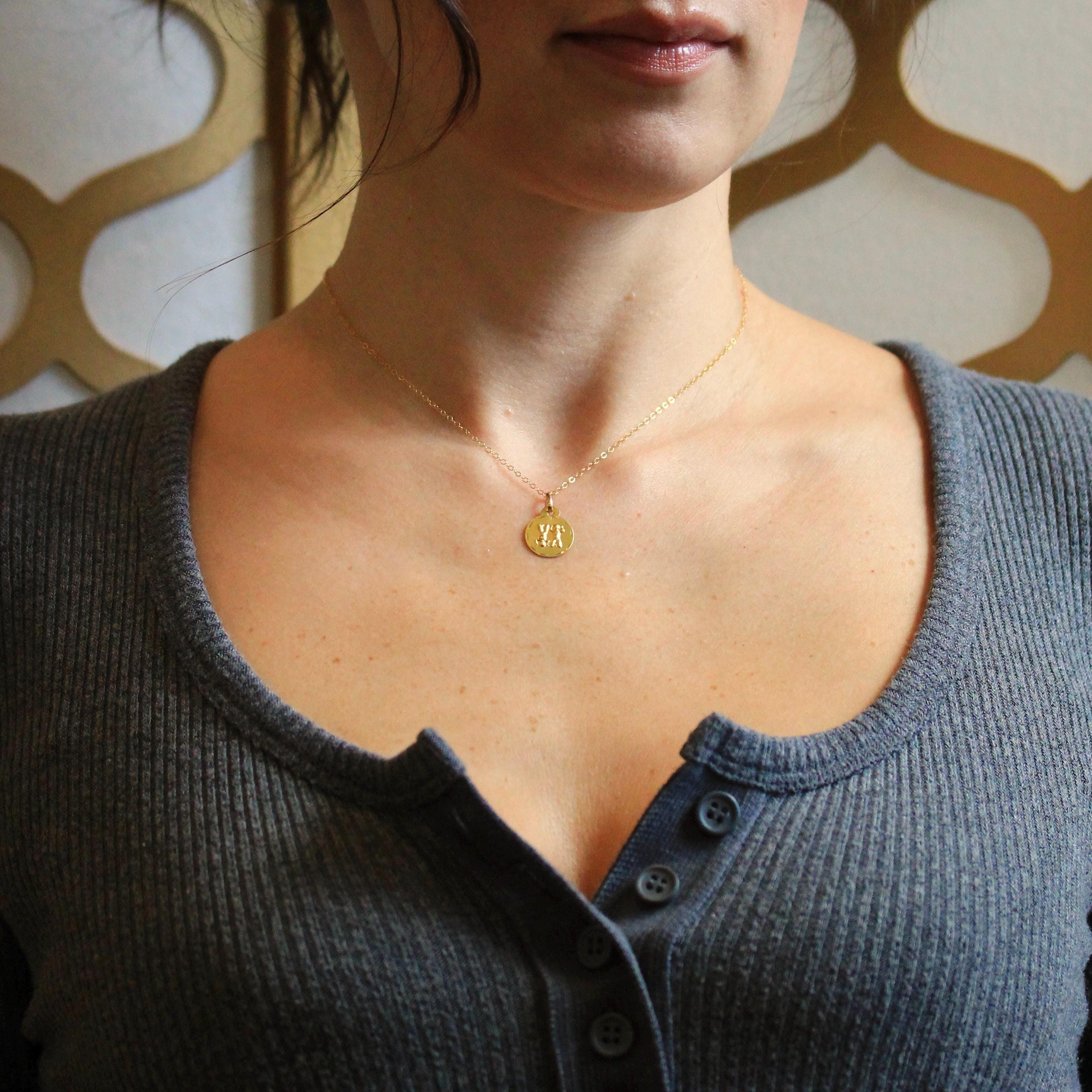 Estate Gemini Charm - Modern 18k Yellow Gold The Twins Air Element Pendant Necklace - Circa 1990s Era Zodiac Italian Italy Fine 90s Jewelry