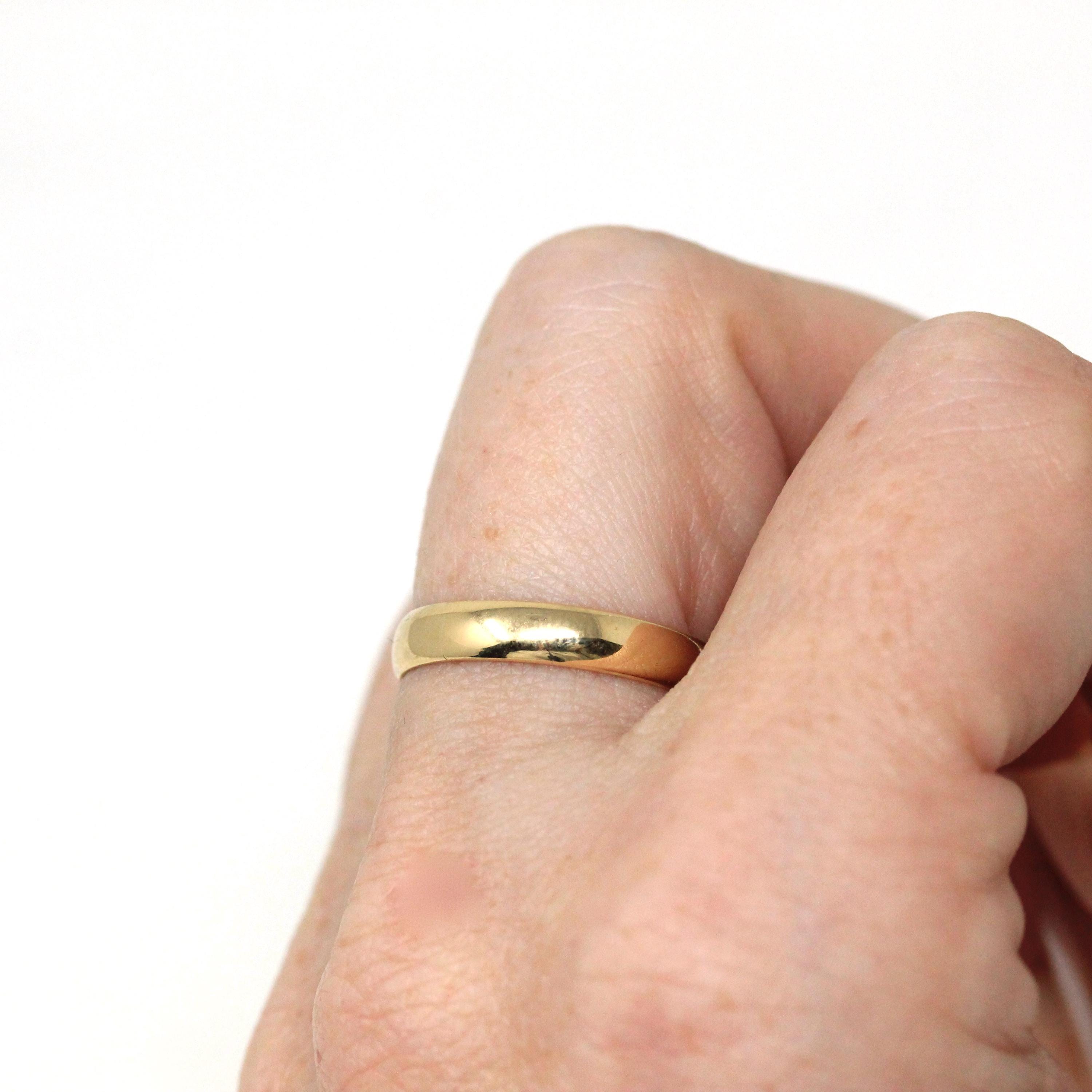 Antique Wedding Band - Edwardian 18k Yellow Gold Unadorned Free Of Design Ring - Vintage Circa 1910s Era Size 6 Initials "MG" Fine Jewelry