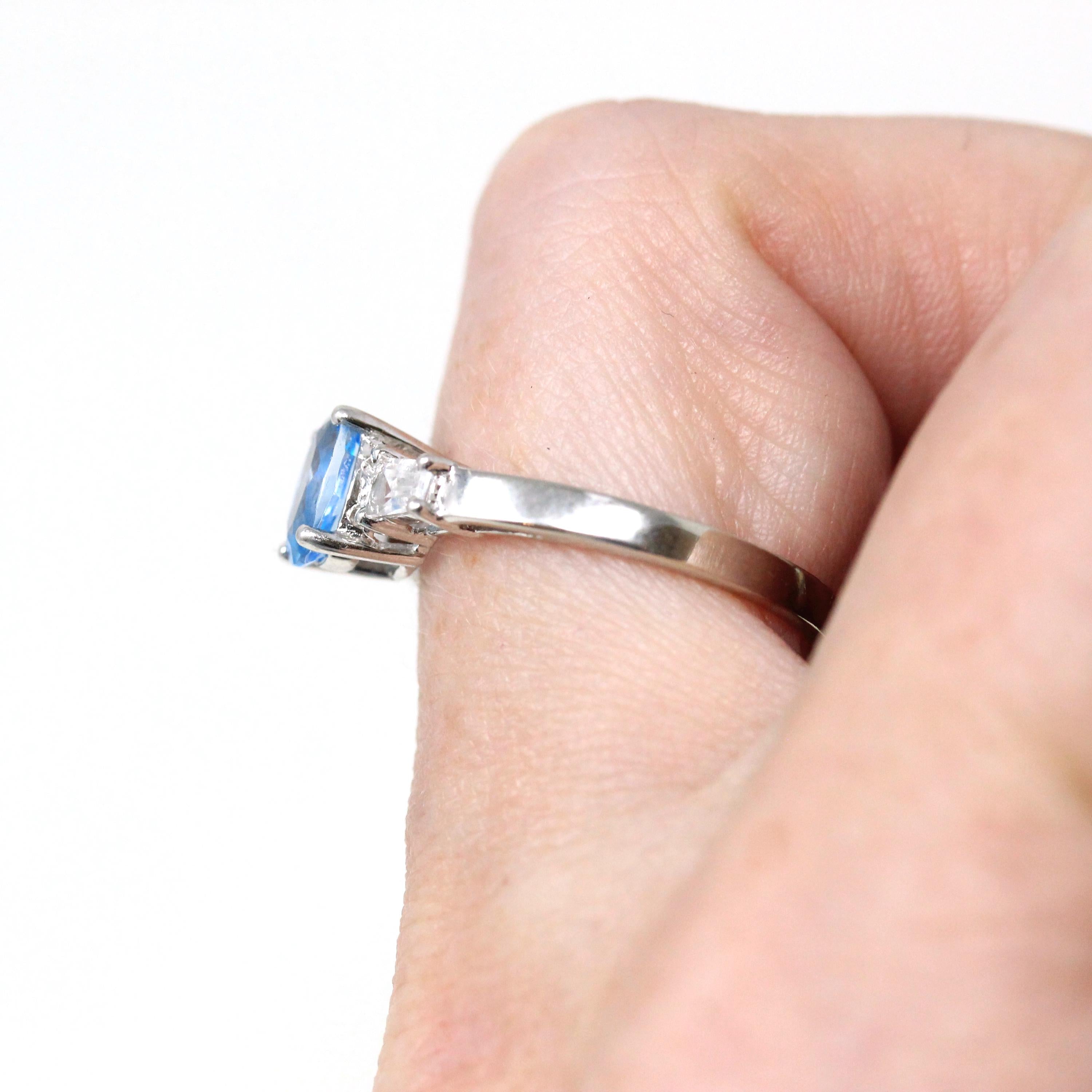 Blue Topaz Ring - Estate 10k White Gold Oval Faceted Blue Gemstone - Modern 2000s Era Size 6 3/4 November Birthstone Y2K Fine Jewelry