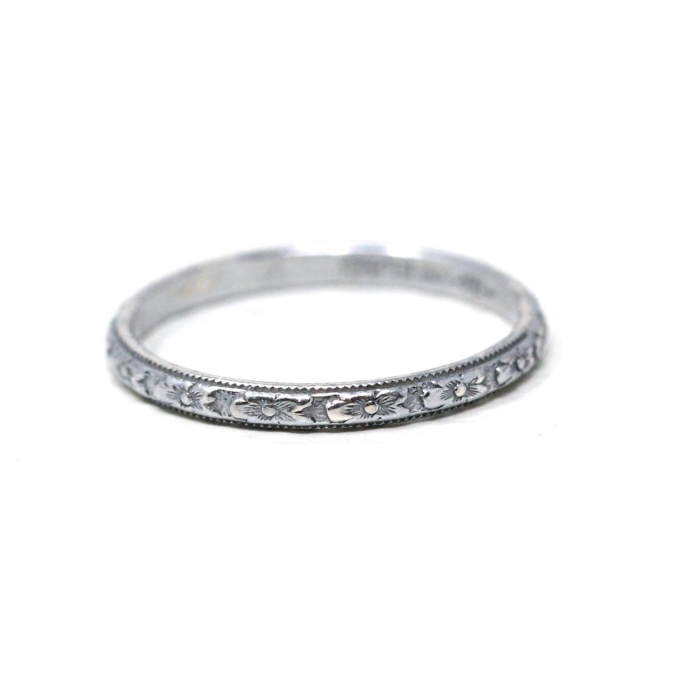 Art Deco Band - Vintage Sterling Silver Flower Eternity Design 2.06MM Ring - 1930s Era Size 7 Signed U Arrow Uncas Floral Promise Jewelry