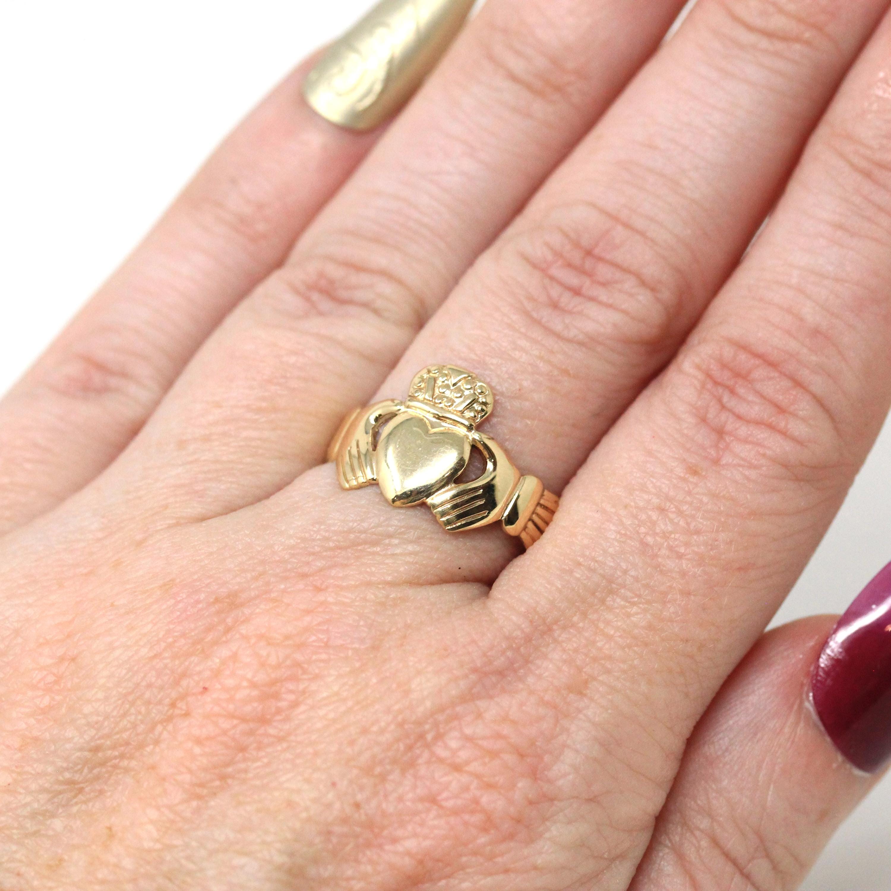 Vintage Claddagh Ring - Retro 9ct Yellow Gold Heart Clasped Hand Crown - Hallmarked 1987 Size 7 Friendship Love Loyalty Fine Irish Jewelry