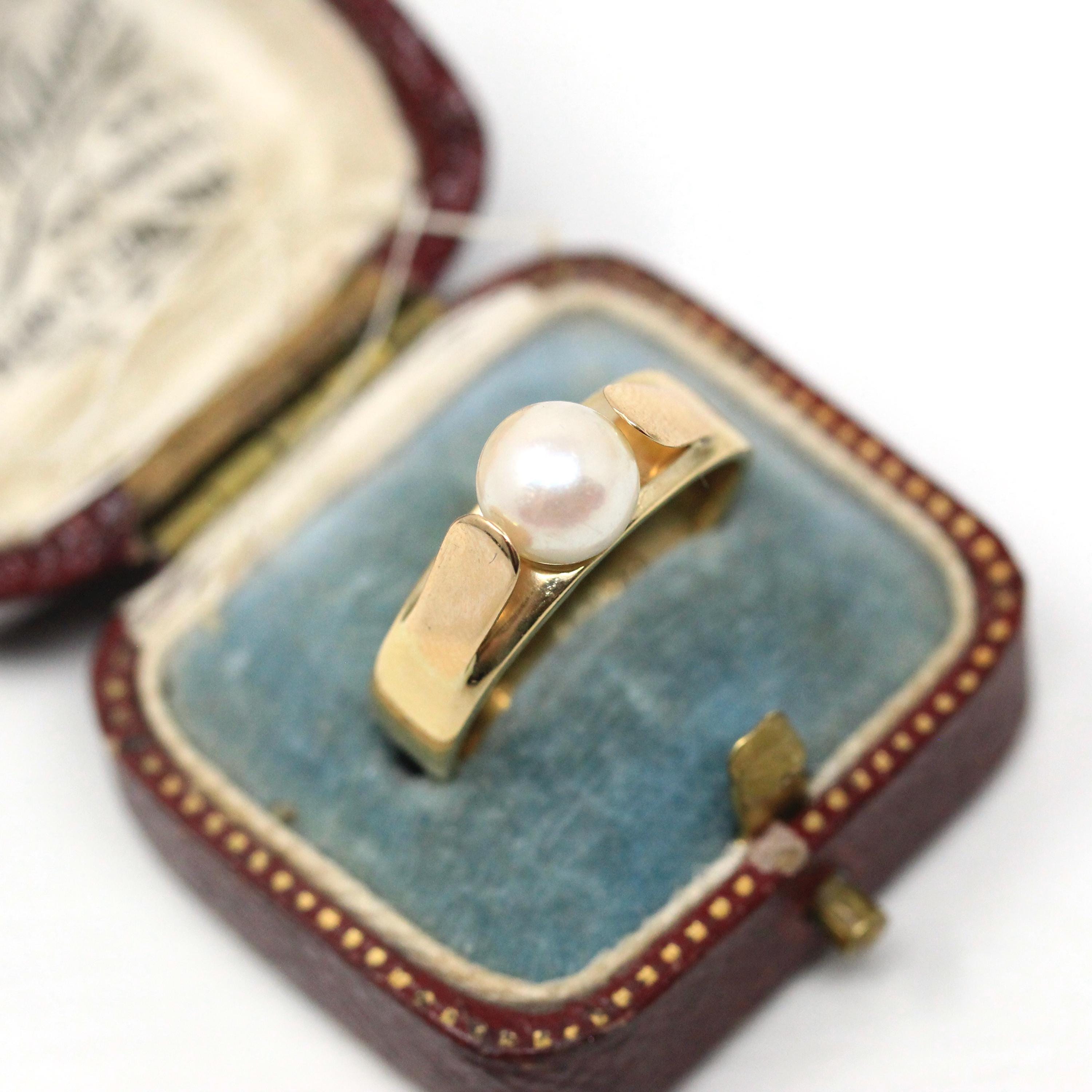Retro Cultured Pearl Ring - Vintage 14k Yellow Gold Solitaire Style Gemstone - Circa 1970s Era Size 7 June Birthstone Fine Statement Jewelry