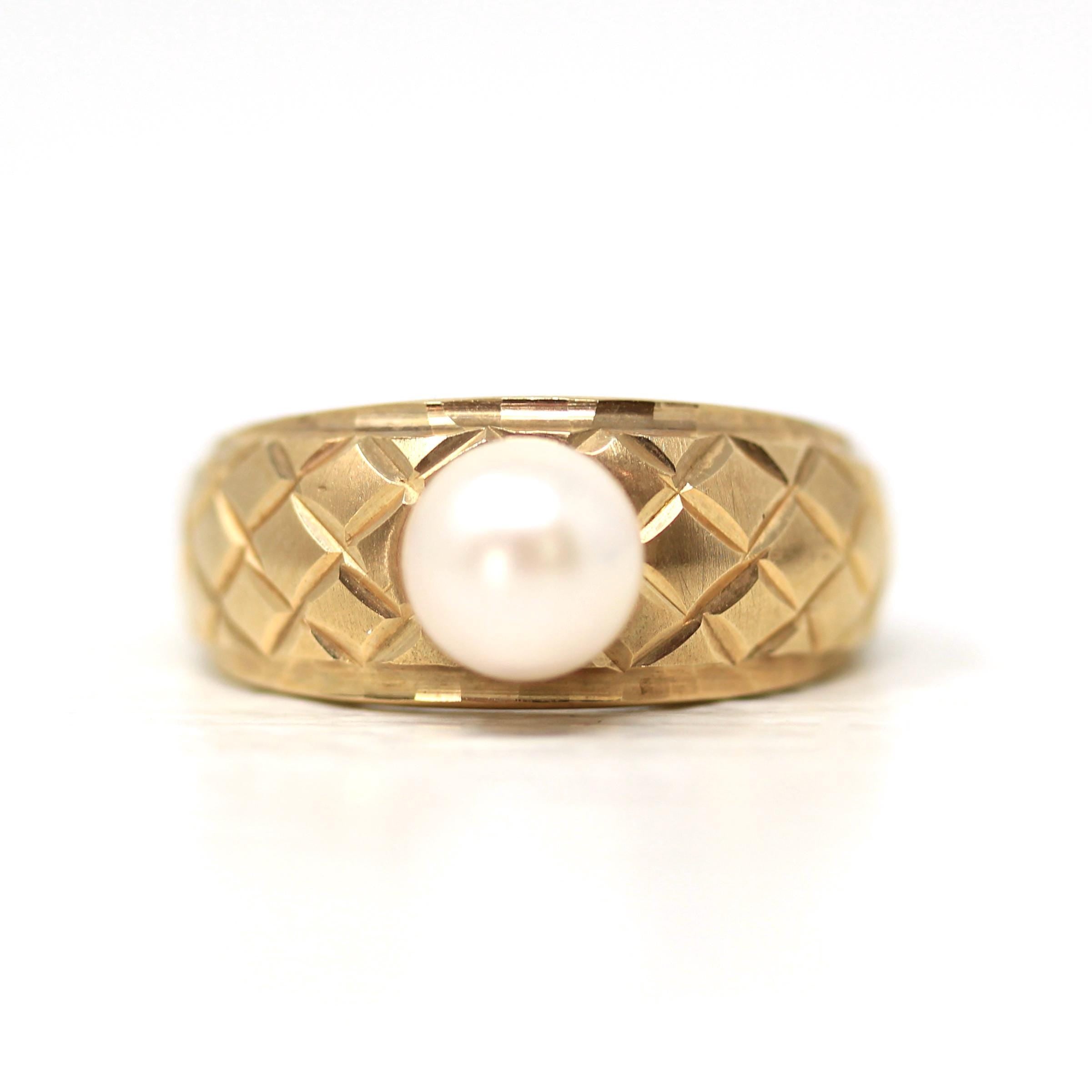 Modern Cultured Pearl Ring - Estate 10k Yellow Gold Solitaire Style Gemstone - Circa 1990s Size 7 3/4 June Birthstone Fine Statement Jewelry