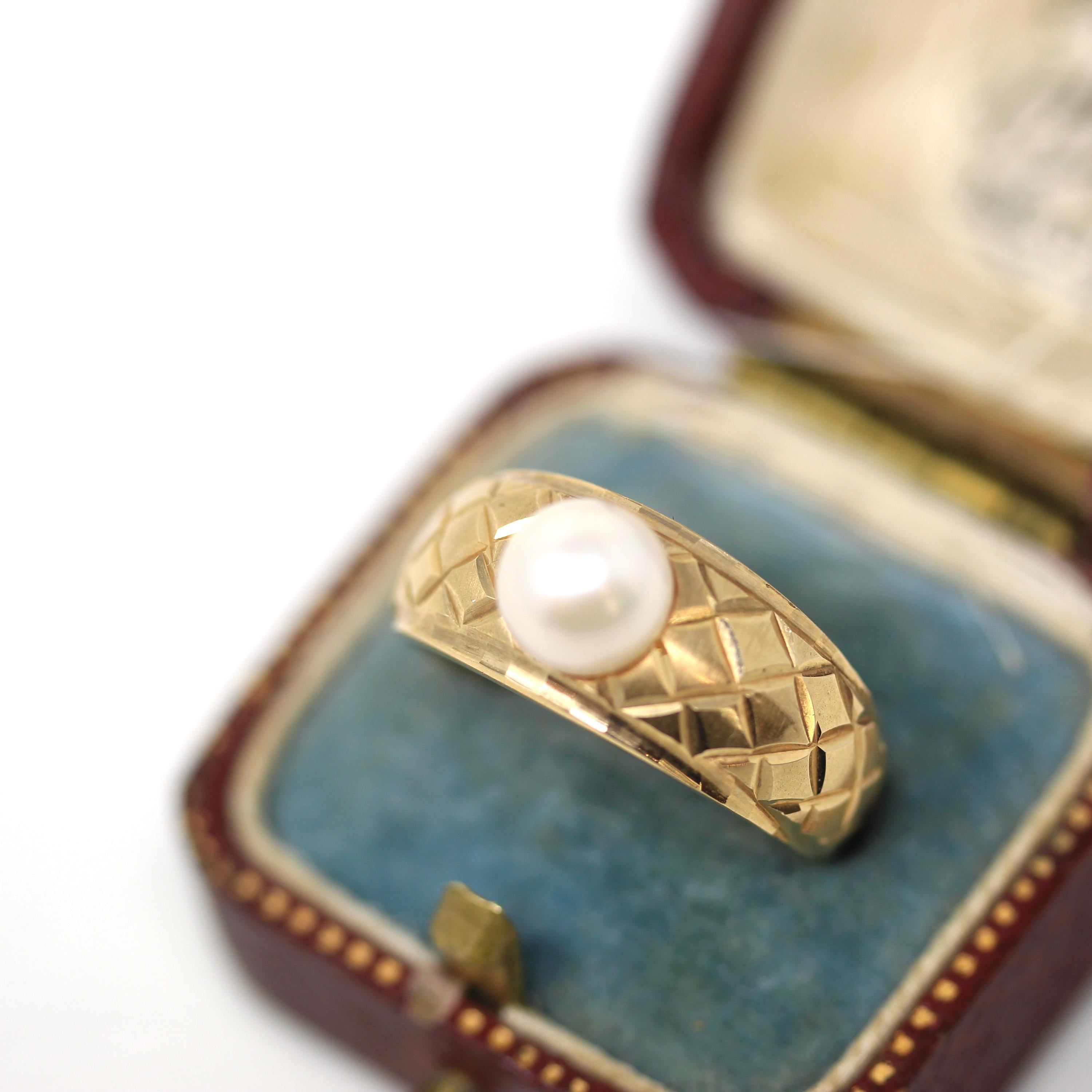 Modern Cultured Pearl Ring - Estate 10k Yellow Gold Solitaire Style Gemstone - Circa 1990s Size 7 3/4 June Birthstone Fine Statement Jewelry