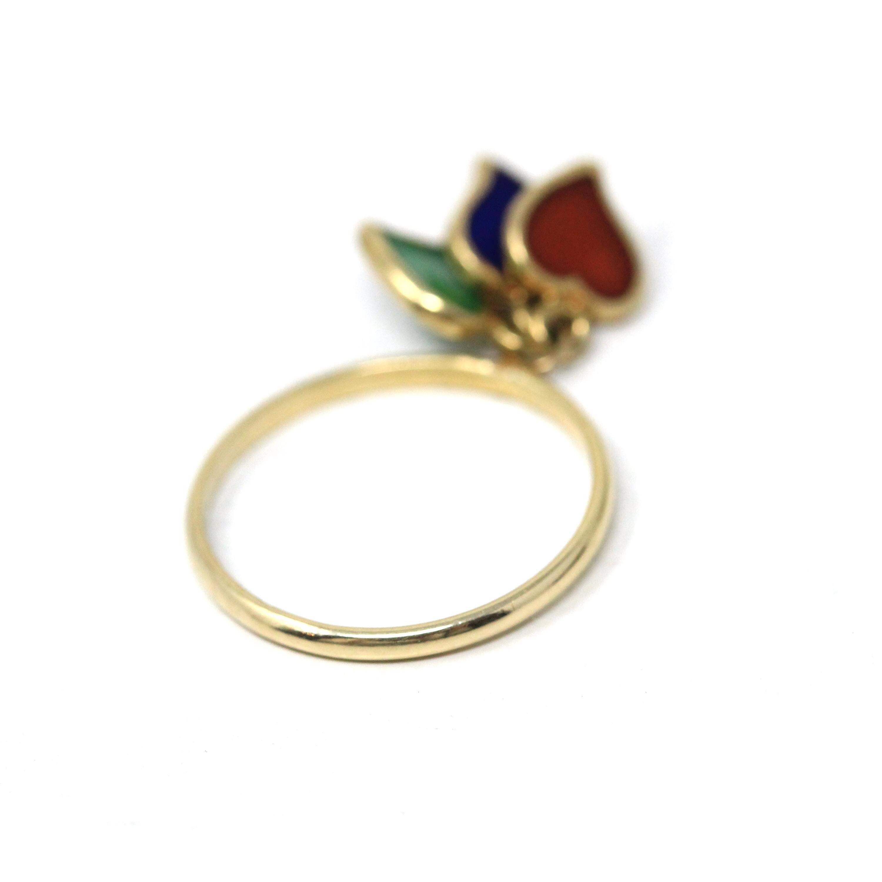 Guilloche Charm Ring - Modern Era 14k Yellow Gold Three Enamel Hearts Band - Circa 1980s Size 6 3/4 Green Blue Red Fine Fashion Jewelry