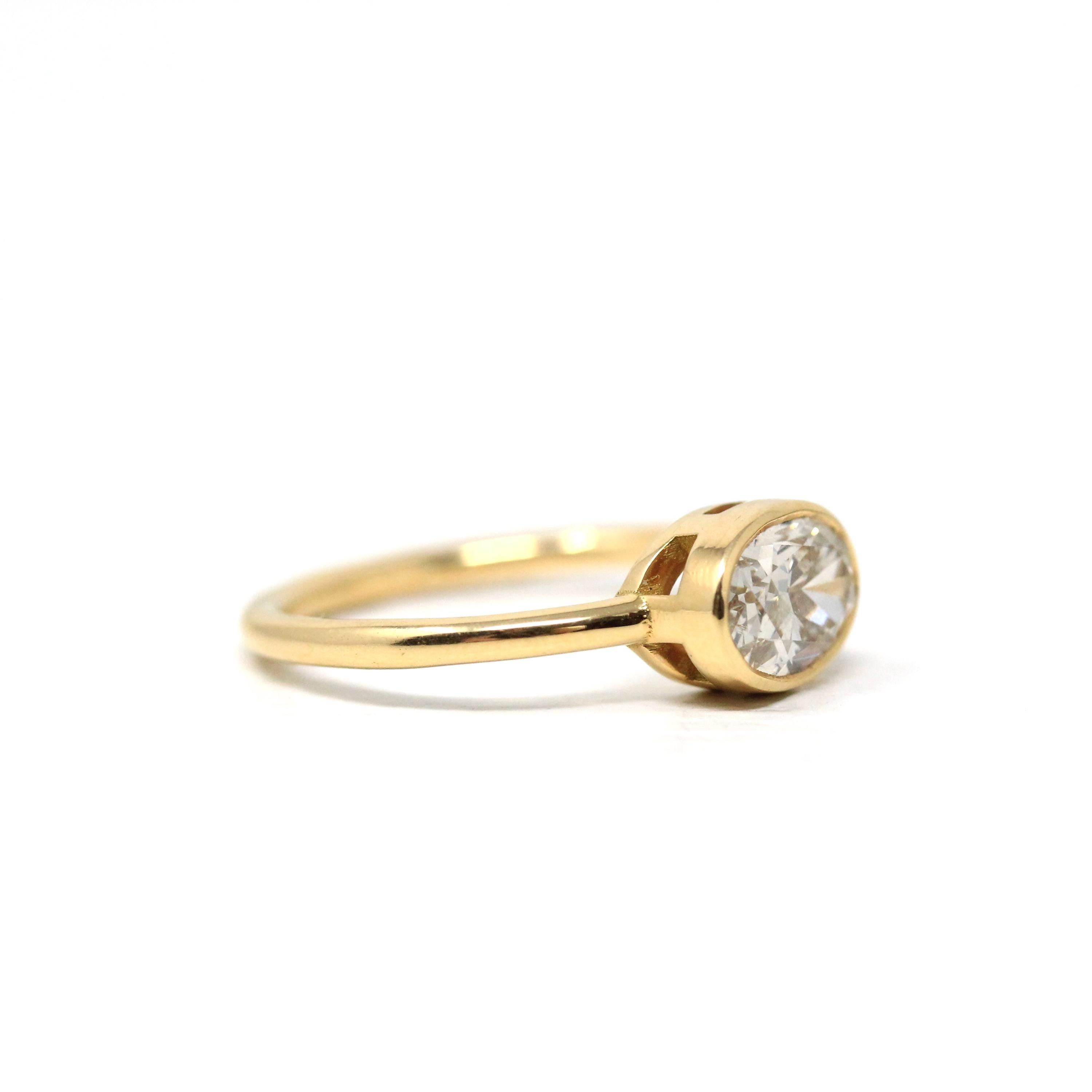 East-to-West Diamond Ring - 18k Yellow Gold Bezel Set Fancy Warm Light Yellow Oval Faceted Gemstone - Modern Size 6 Fine Jewelry W/ Report