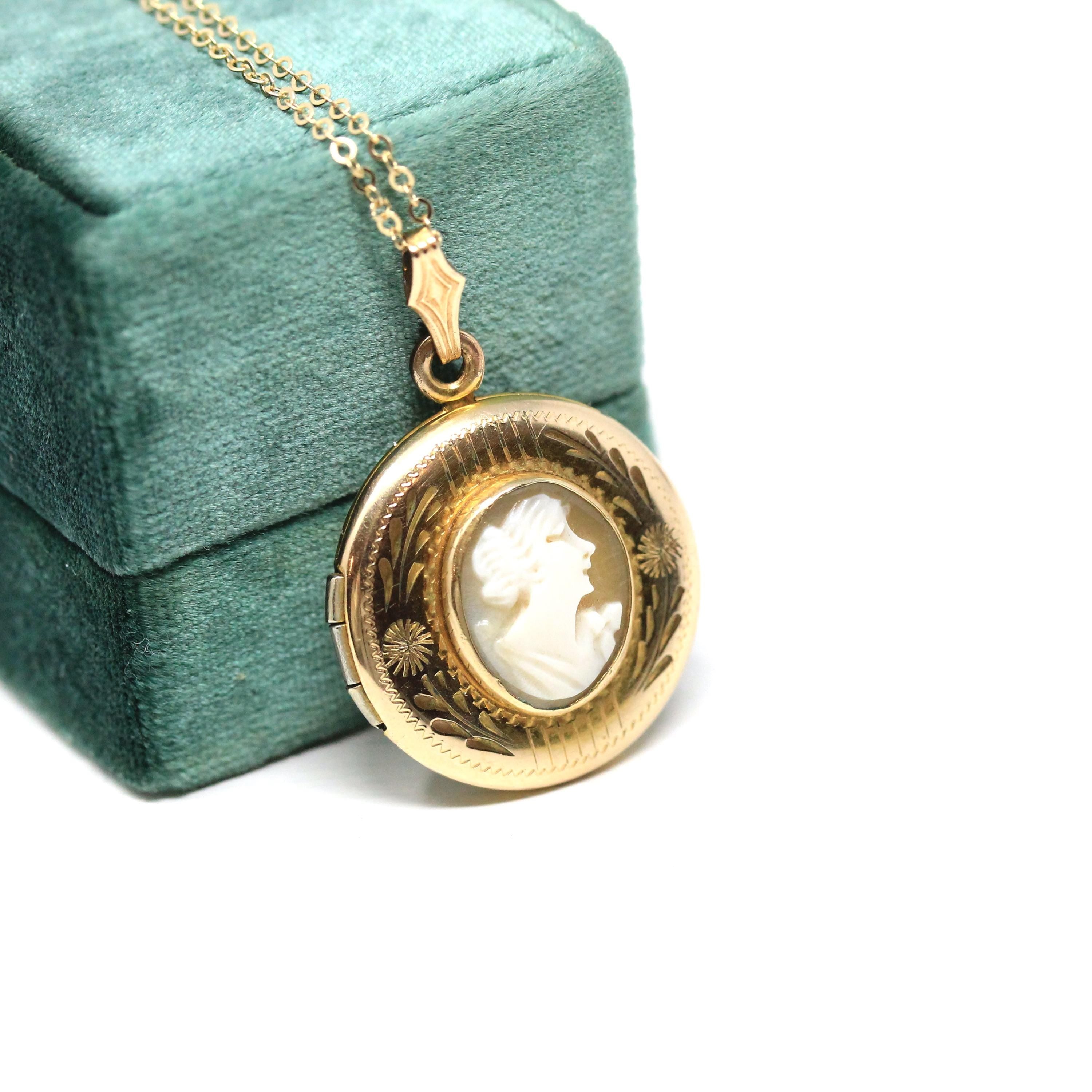 Vintage Cameo Locket - Retro 12k Gold Filled Flowers Leaves Pendant Necklace - Circa 1940s Era Photograph Statement Keepsake 40s Jewelry