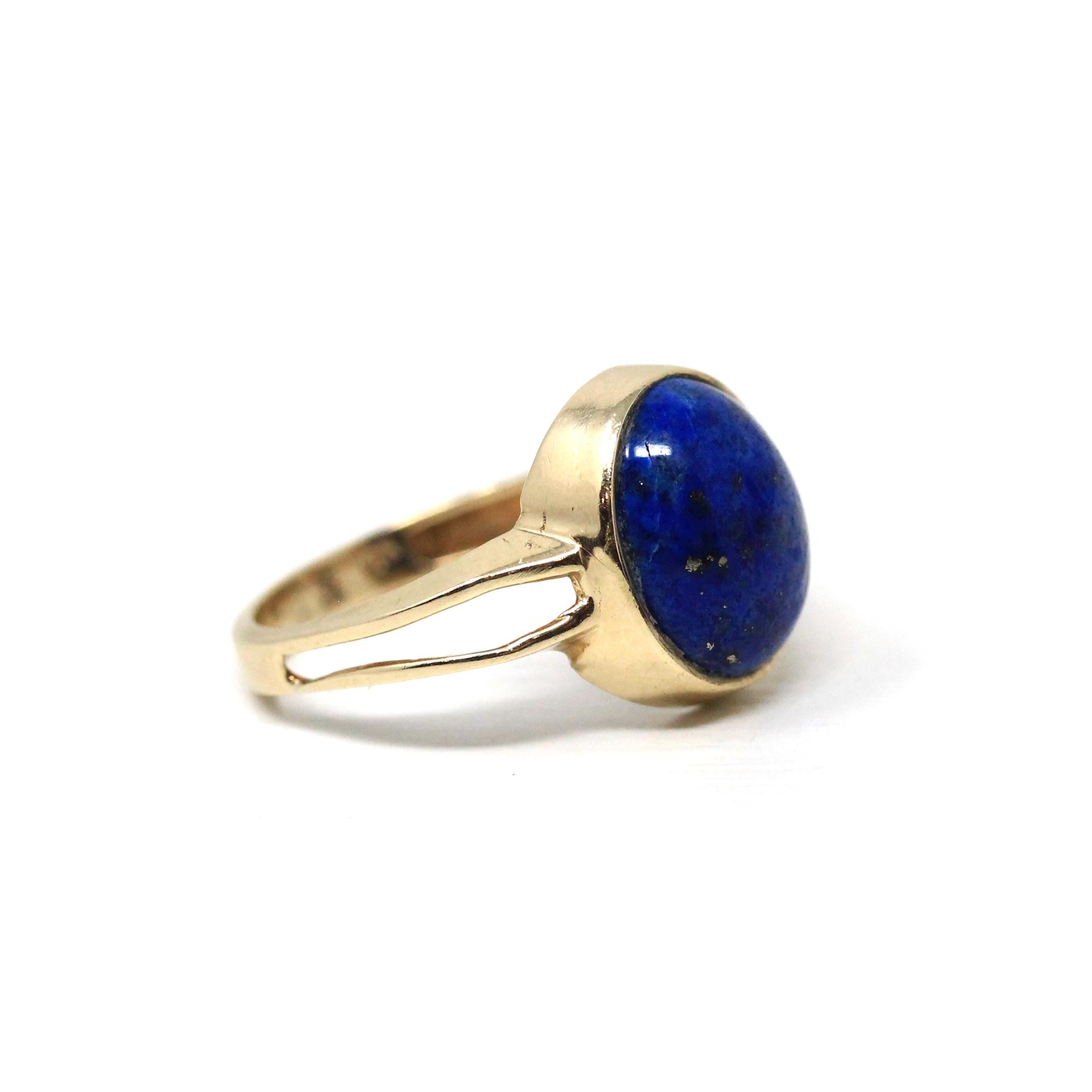 Retro Lapis Lazuli Ring - Vintage 10k Yellow Gold Dark Blue Round Cabochon Gemstone - Circa 1960s Era Size 6 3/4 Fine Statement Jewelry