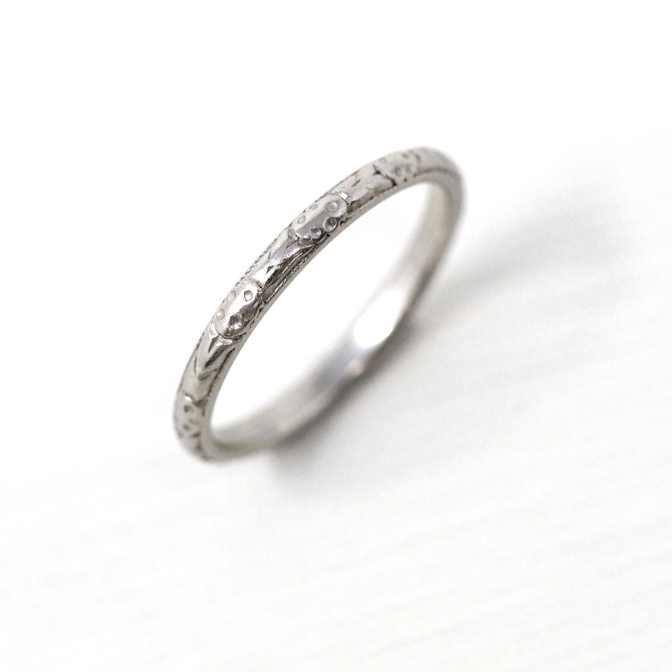 Vintage Wedding Band - Art Deco Platinum Daisy Blossom Eternity Pattern Bridal Ring - Circa 1930s Era Size 6 Floral Engraving Fine Jewelry