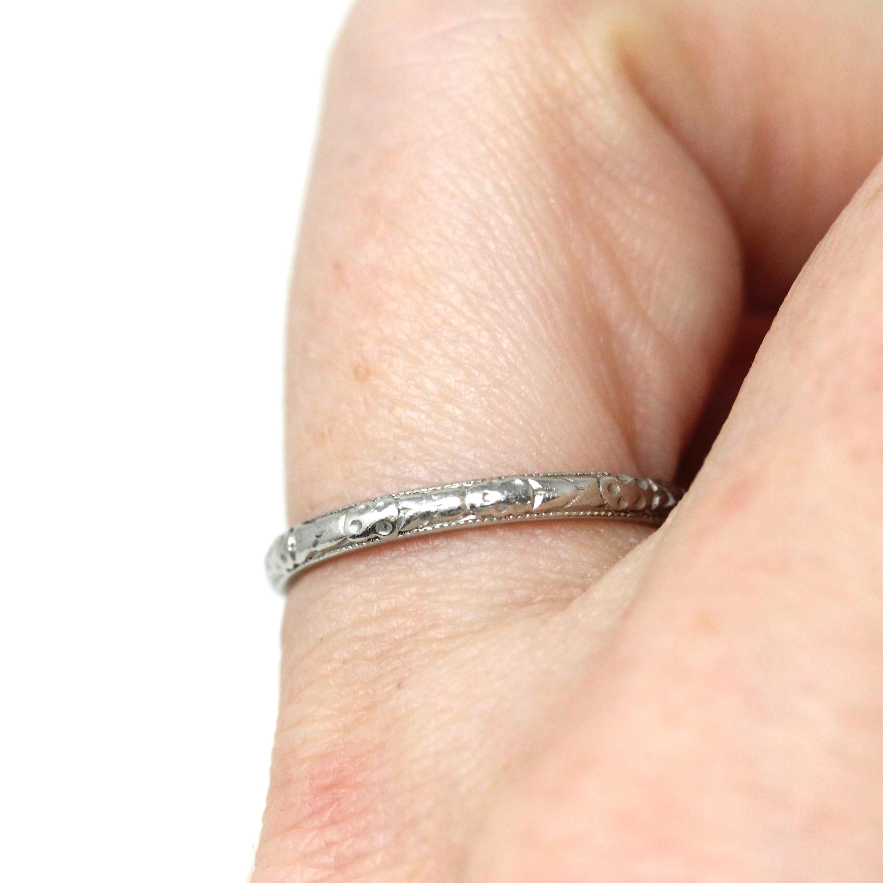 Vintage Wedding Band - Art Deco Platinum Daisy Blossom Eternity Pattern Bridal Ring - Circa 1930s Era Size 6 Floral Engraving Fine Jewelry