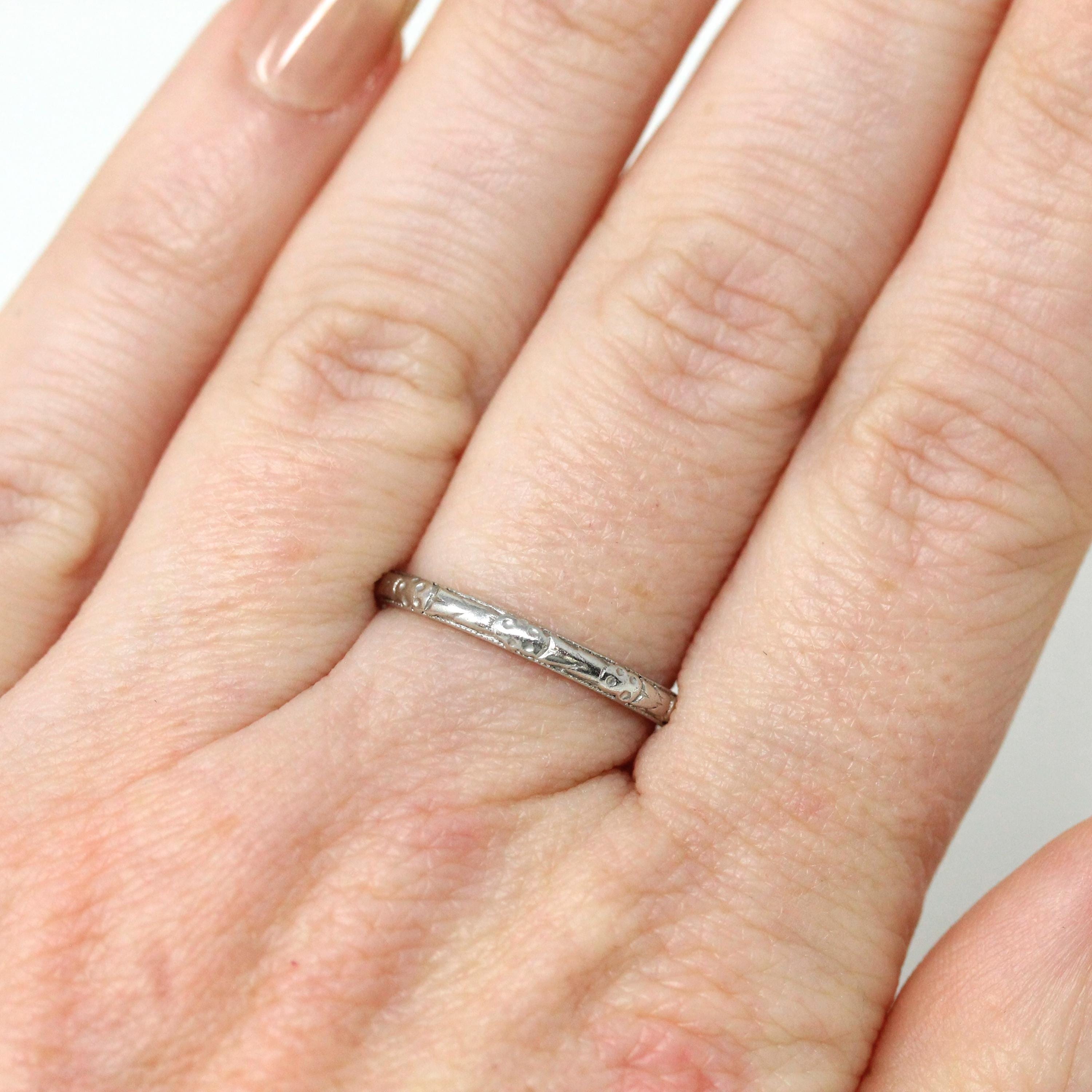 Vintage Wedding Band - Art Deco Platinum Daisy Blossom Eternity Pattern Bridal Ring - Circa 1930s Era Size 6 Floral Engraving Fine Jewelry