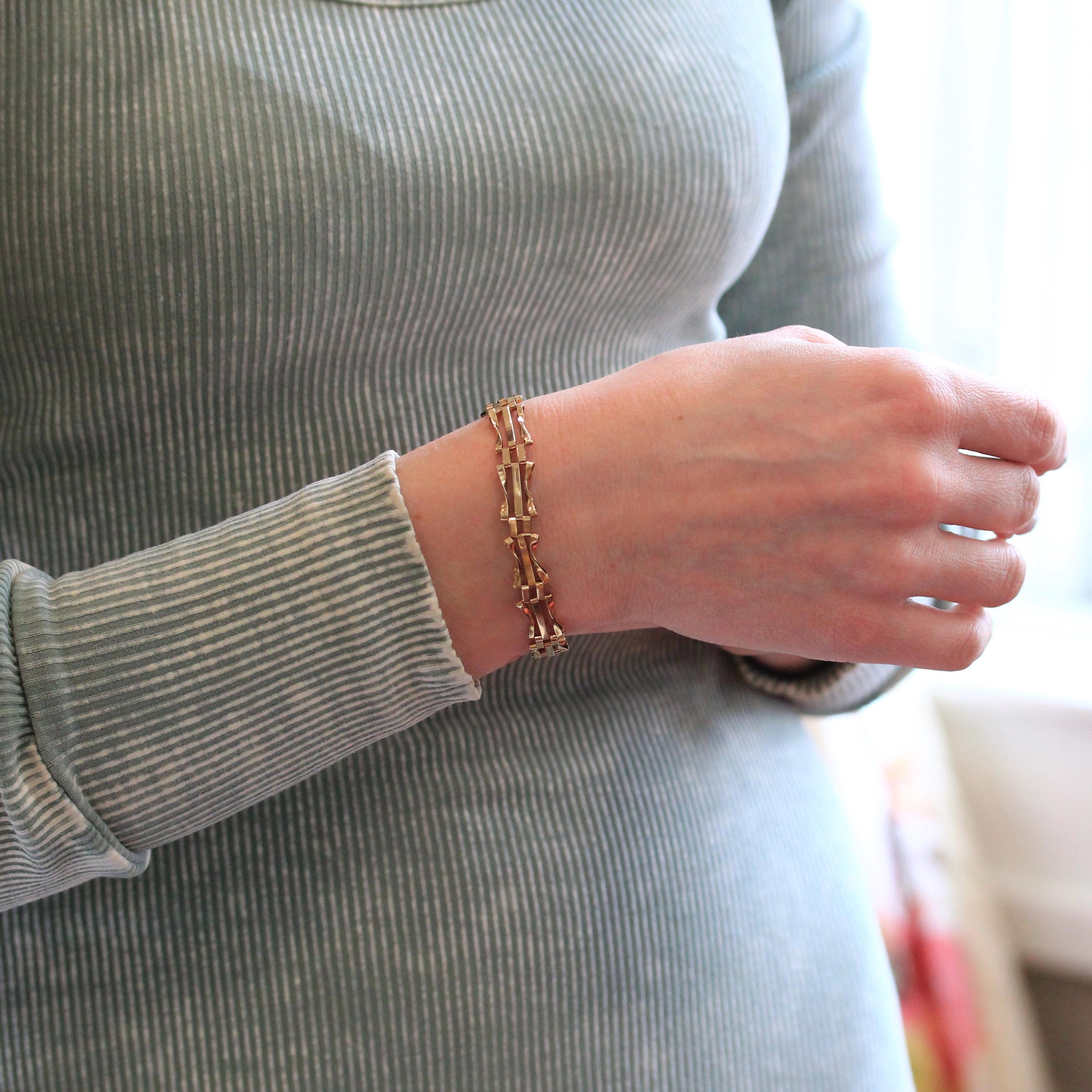 Vintage Padlock Bracelet - Retro 9ct Yellow Gold Heart Shaped Charm Key Hole - Circa 1970s Fancy Link Style Chain Fine Love Loyalty Jewelry