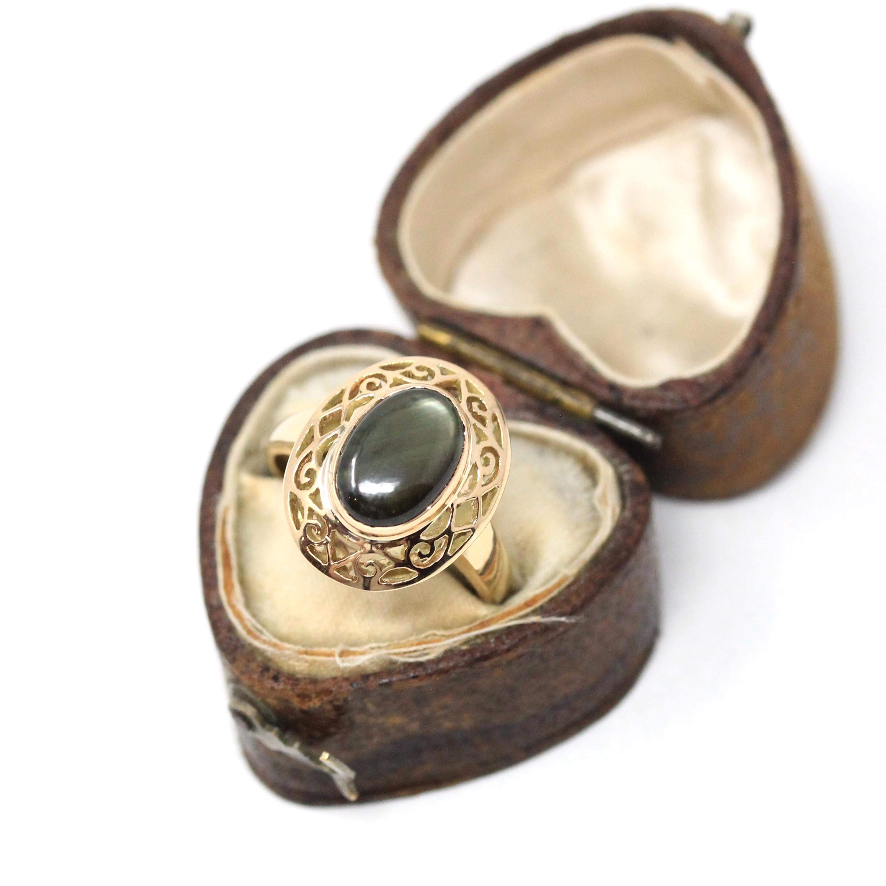 Black Star Sapphire Ring - Retro 14k Yellow Gold Natural Asterism Gemstone - Vintage Circa 1970s Era Size 6 Solitaire Celestial Fine Jewelry