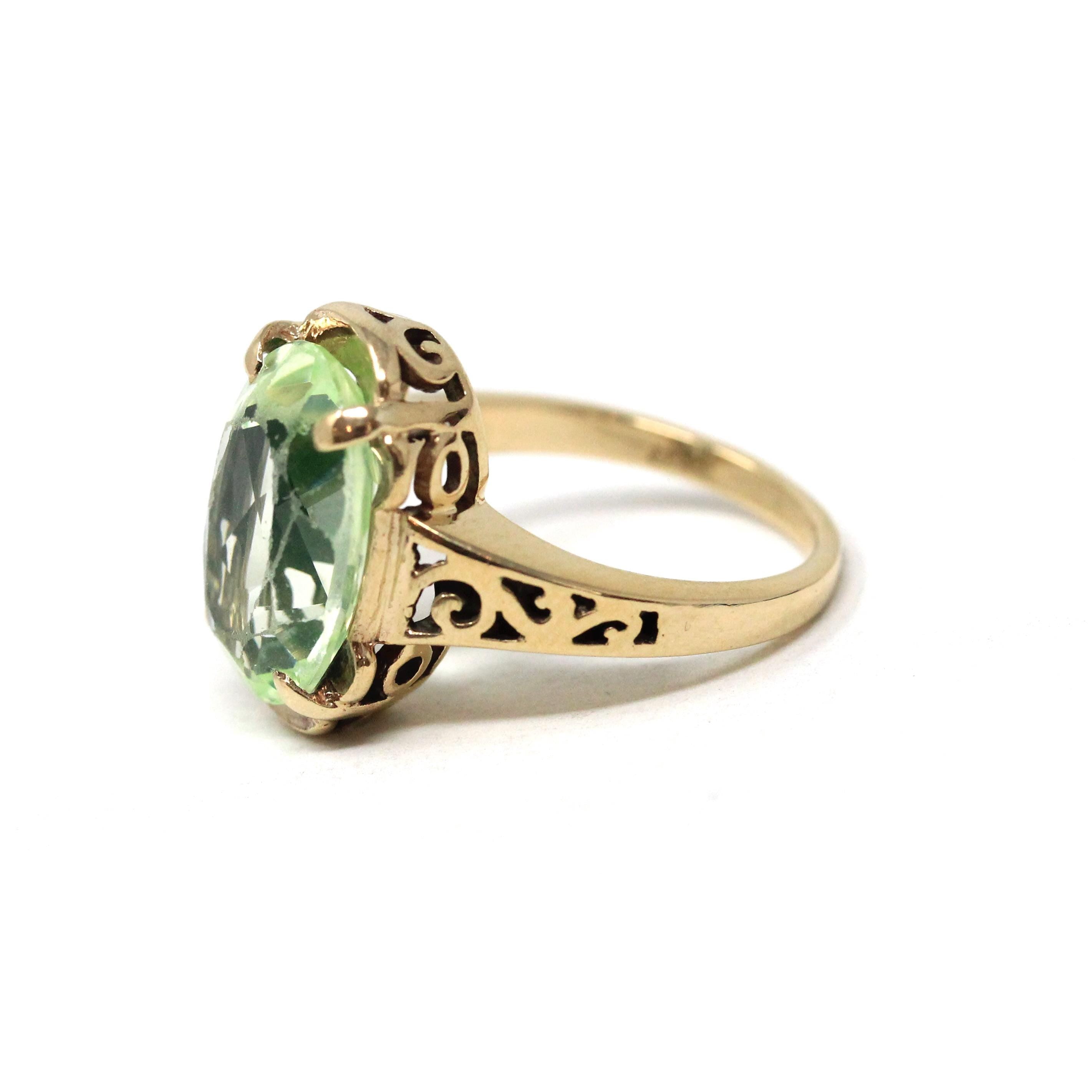 Created Spinel Ring - Modern 10k Yellow Gold Faceted Green Oval Gemstone - Estate Circa 2000's Era Size 4 3/4 August Birthstone Fine Jewelry
