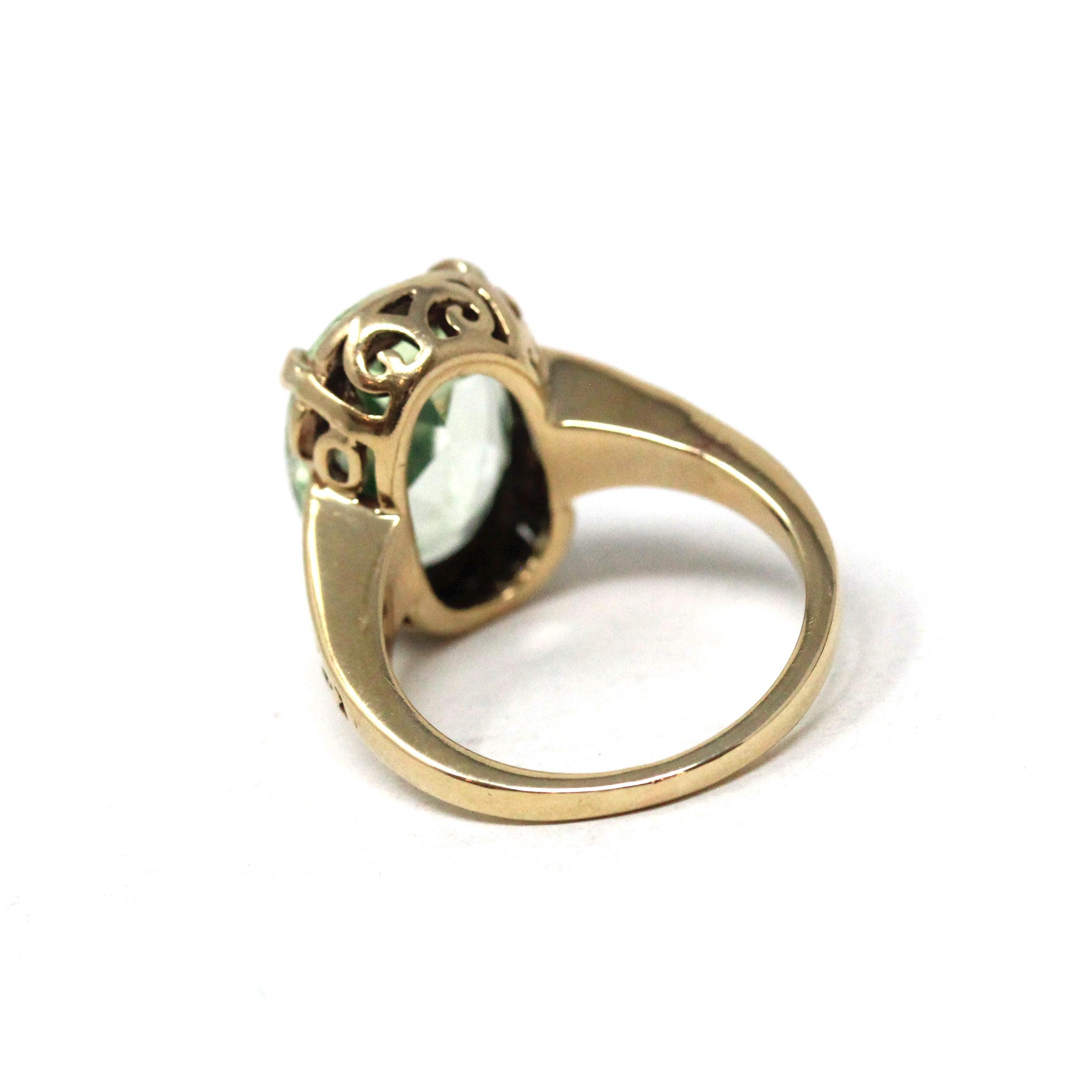 Created Spinel Ring - Modern 10k Yellow Gold Faceted Green Oval Gemstone - Estate Circa 2000's Era Size 4 3/4 August Birthstone Fine Jewelry