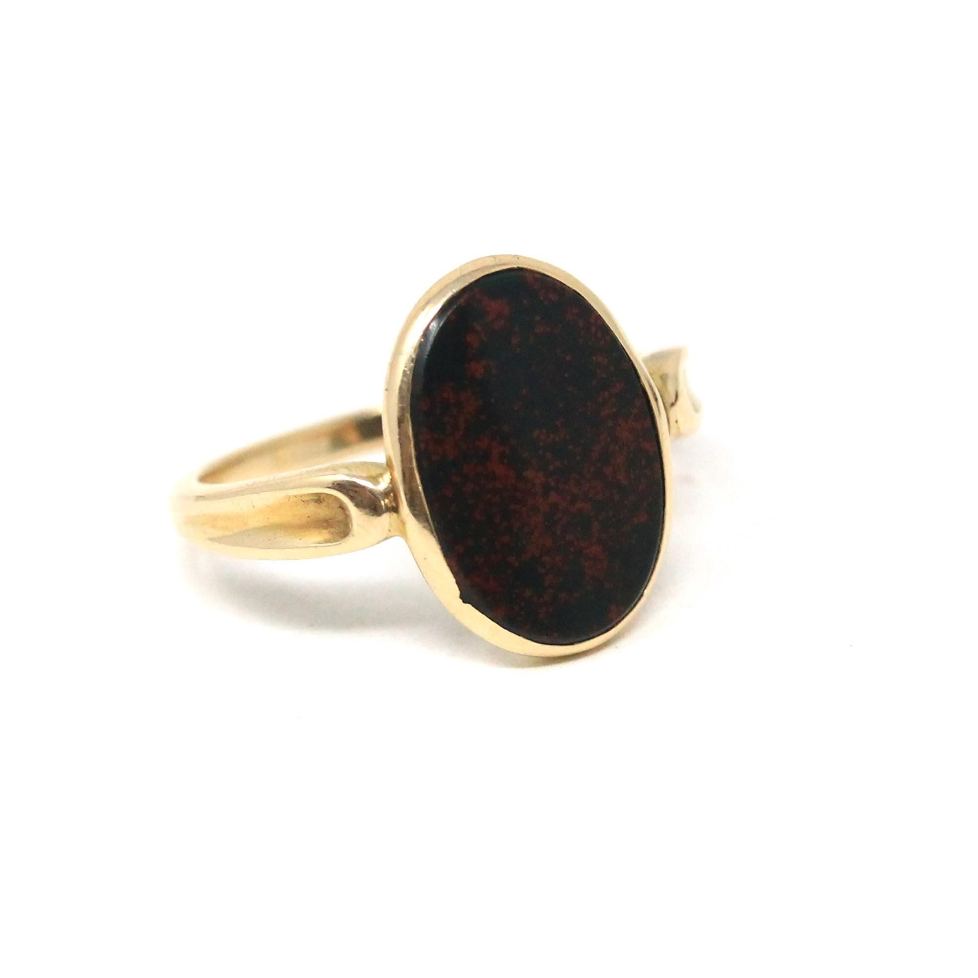 Vintage Bloodstone Ring - Mid Century 10k Yellow Gold Dark Green Oxblood Red Gemstone - Circa 1940s Size 6.25 March Birthstone Fine Jewelry