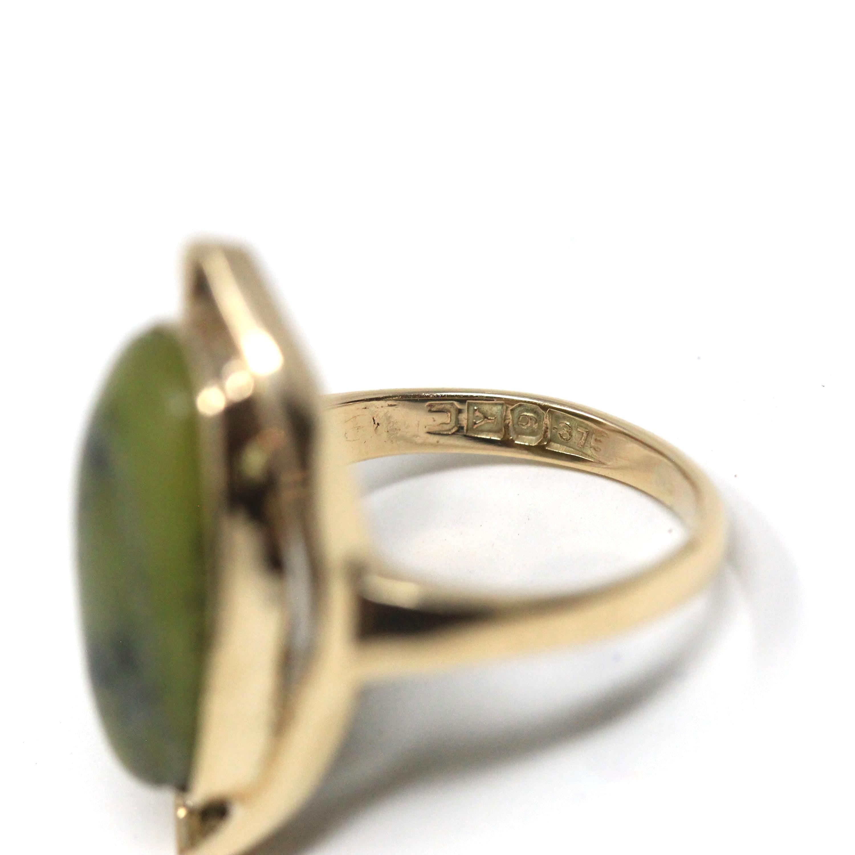 Vintage Serpentine Ring - Retro Era 9k Yellow Gold Oval Cabochon Cut Green Marbled Gemstone - Hallmarked 1973 Size 3 Statement Fine Jewelry