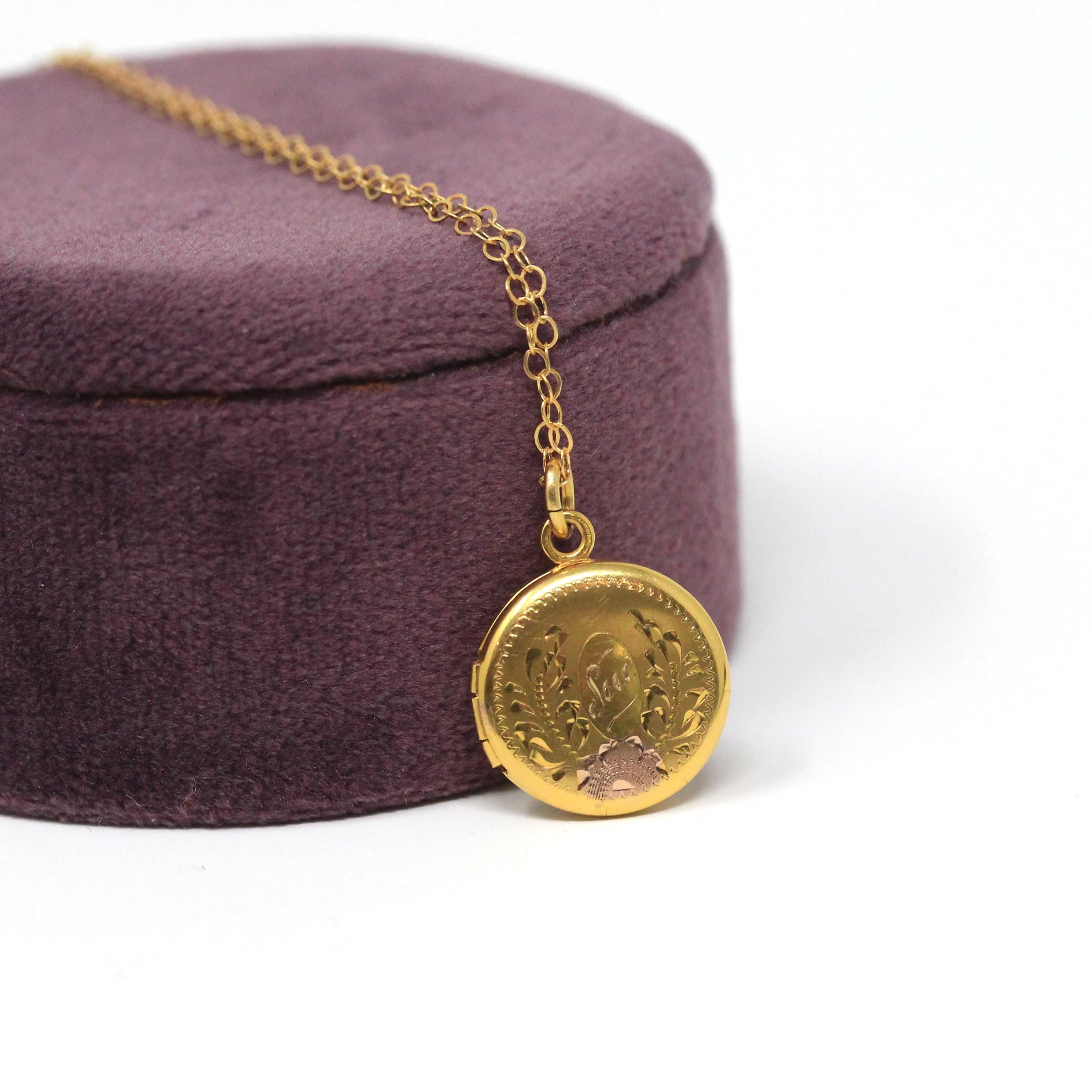 Vintage "Sue" Locket - Mid Century Era 10k Yellow Rose Gold Round Floral Pendant Charm Necklace - Dated 1949 Engraved Keepsake Fine Jewelry