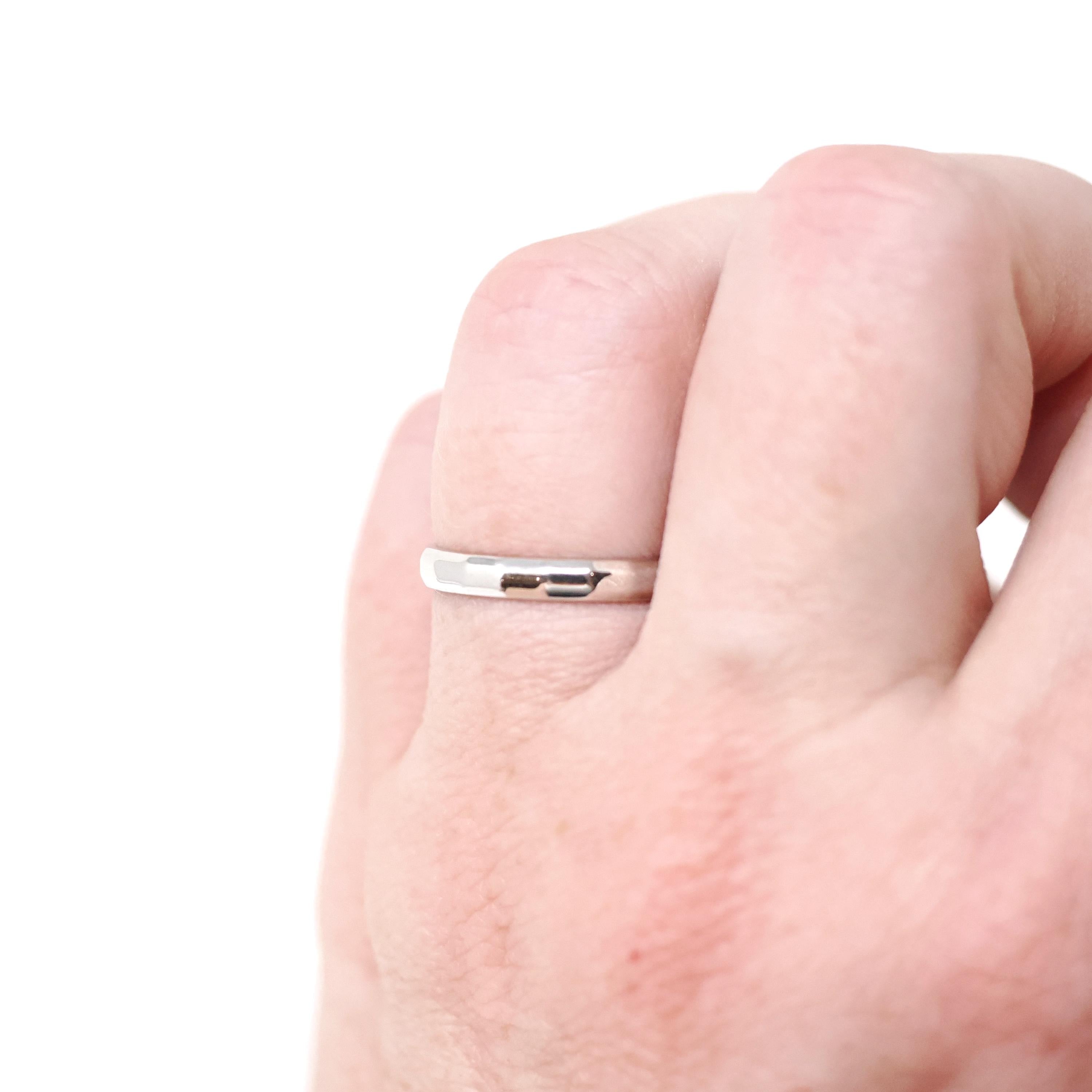 Hammered Wedding Band - Modern 18k White Gold Round Polished Stacking Ring - Estate Size 5 Men's Unisex Bridal Plain Textured Fine Jewelry