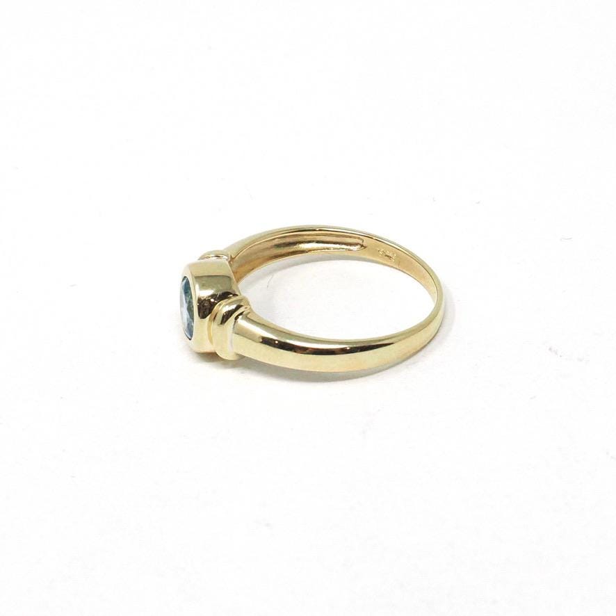 Blue Glass Ring - Estate 14k Yellow Gold Round Faceted Simulated Zircon Stone - Modern Circa 2000s Era Size 6 1/4 Bezel Set Fine Jewelry