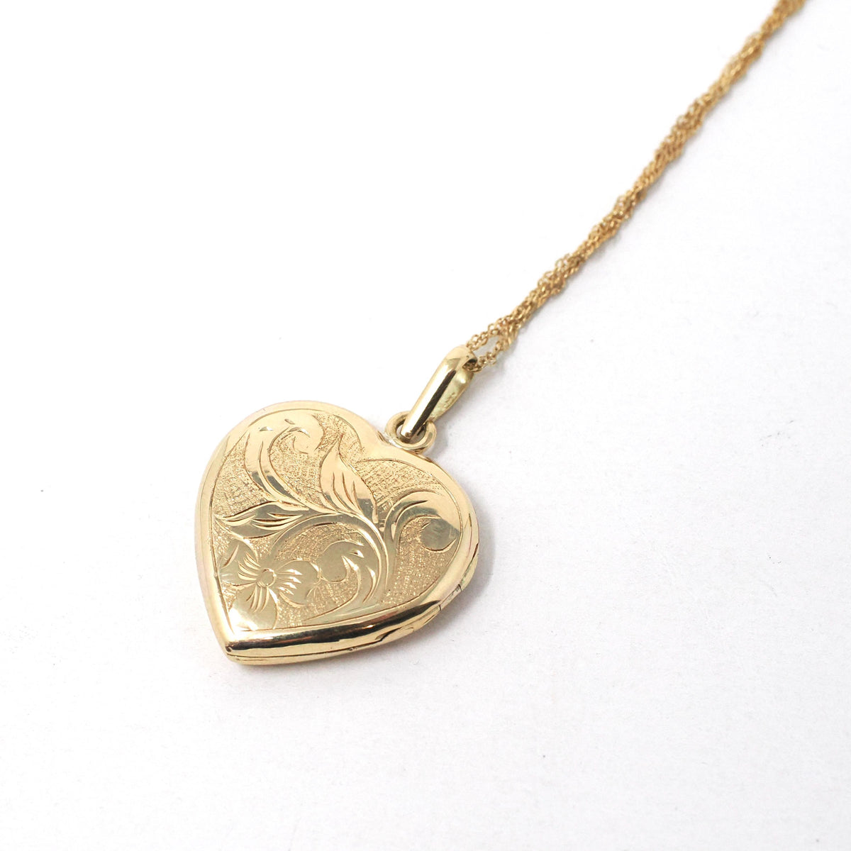 Floral Heart Locket - Modern 14k Yellow Gold Necklace Pendant Charm - Estate Circa 2000s Era Flower Photo Memory Keepsake Fine Love Jewelry