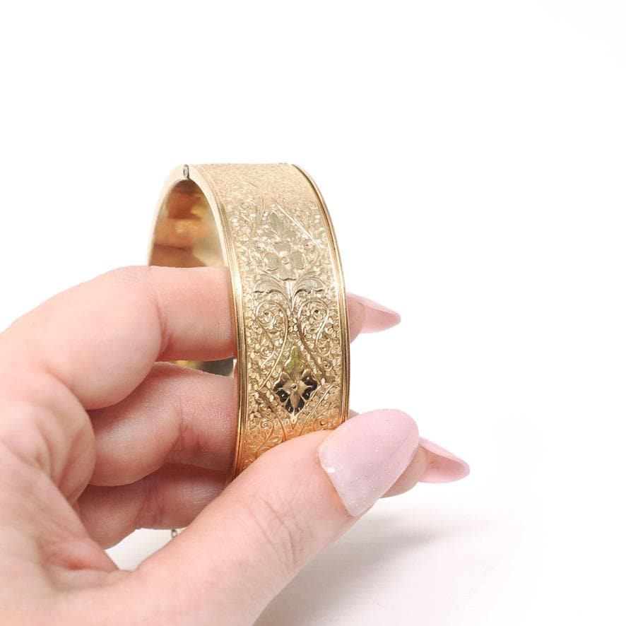 Vintage Flower Bangle - Retro 12k Gold Filled Engraved Floral Designs Wide Hinged Bracelet - Circa 1940s Era Statement Signed Winard Jewelry