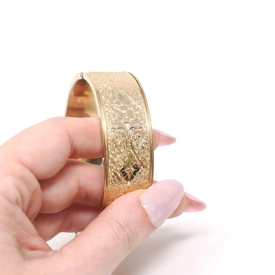 Vintage Flower Bangle - Retro 12k Gold Filled Engraved Floral Designs Wide Hinged Bracelet - Circa 1940s Era Statement Signed Winard Jewelry