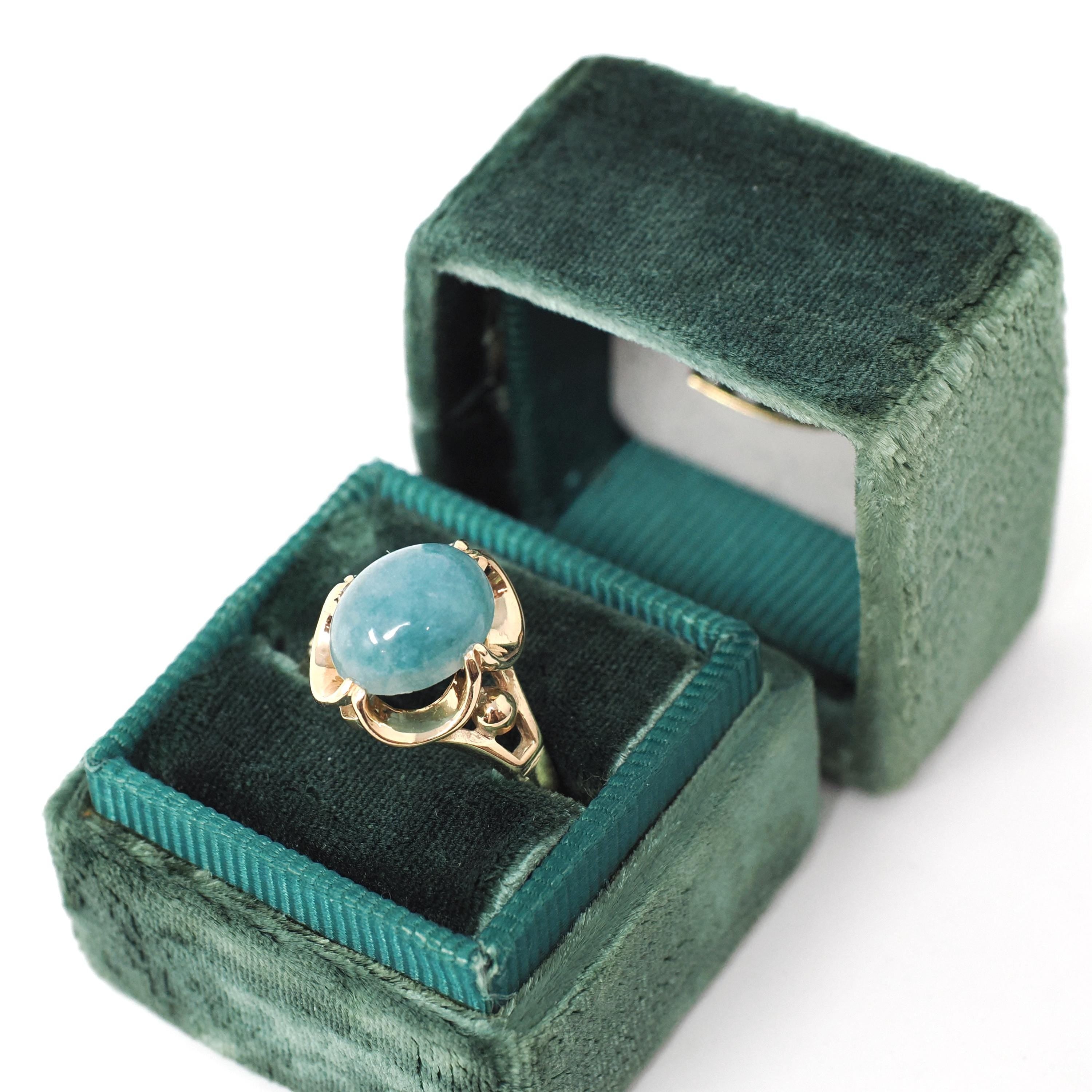 Vintage Jadeite Ring - Retro 10k Yellow Gold Green Blue Oval Cabochon Jade Gemstone - Retro Circa 1960s Era Size 5.25 Fine Solitaire Jewelry