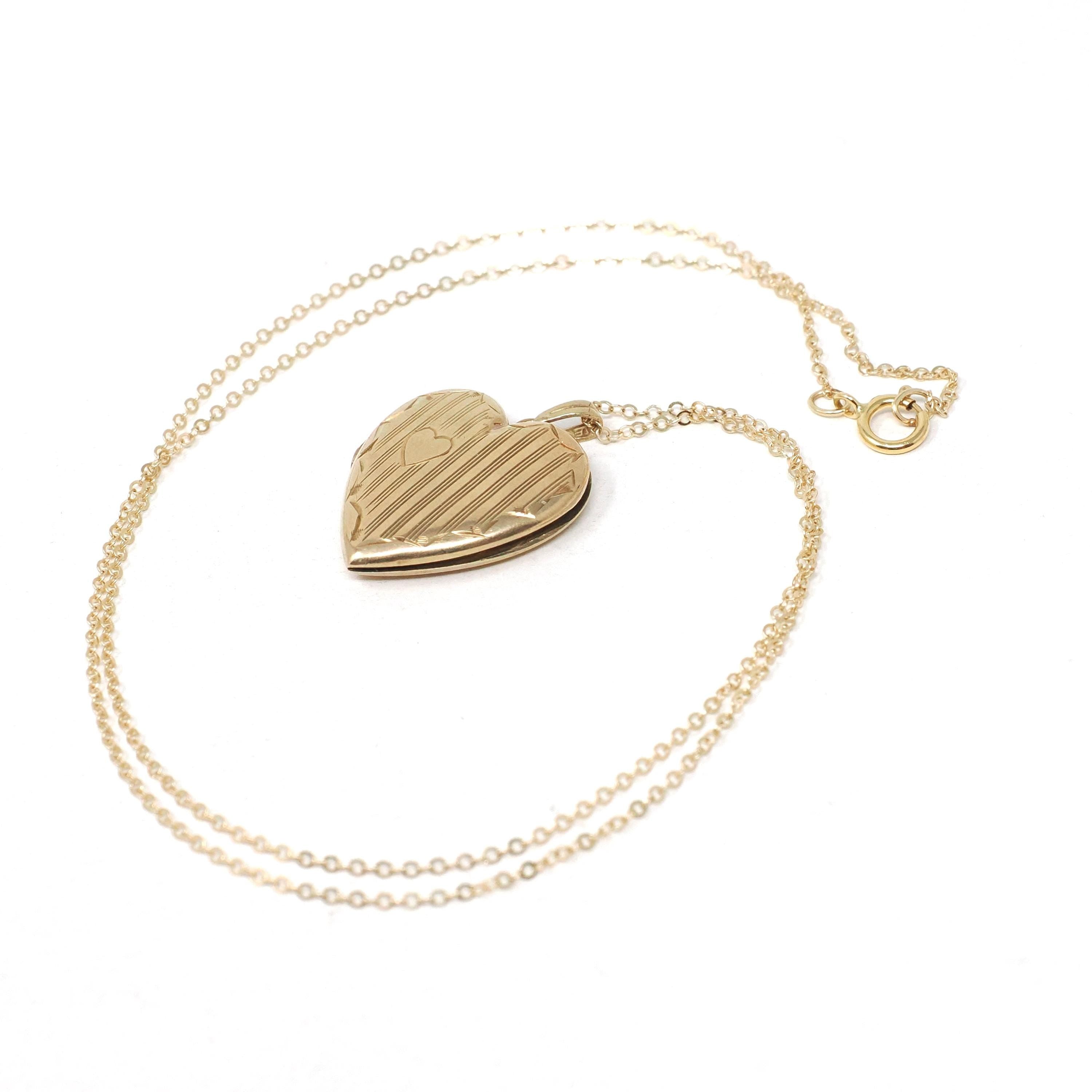 Vintage Heart Locket - Retro 10k Yellow Gold Pinstripe Design Charm Pendant Necklace - Circa 1940s Era Keepsake Photograph Fine Jewelry