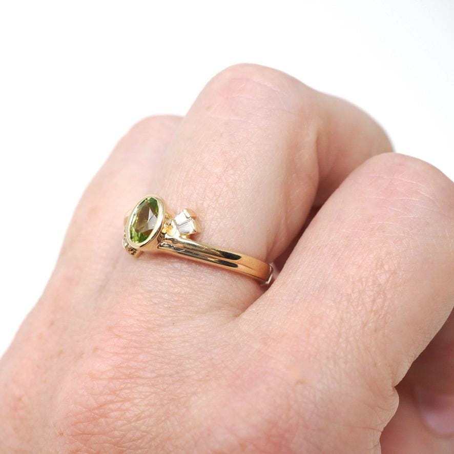 Peridot & Diamond Ring - Modern 14k Yellow Gold Oval Faceted Green Gemstone Bypass - Circa 2000s Era Size 6 August Birthstone Fine Jewelry