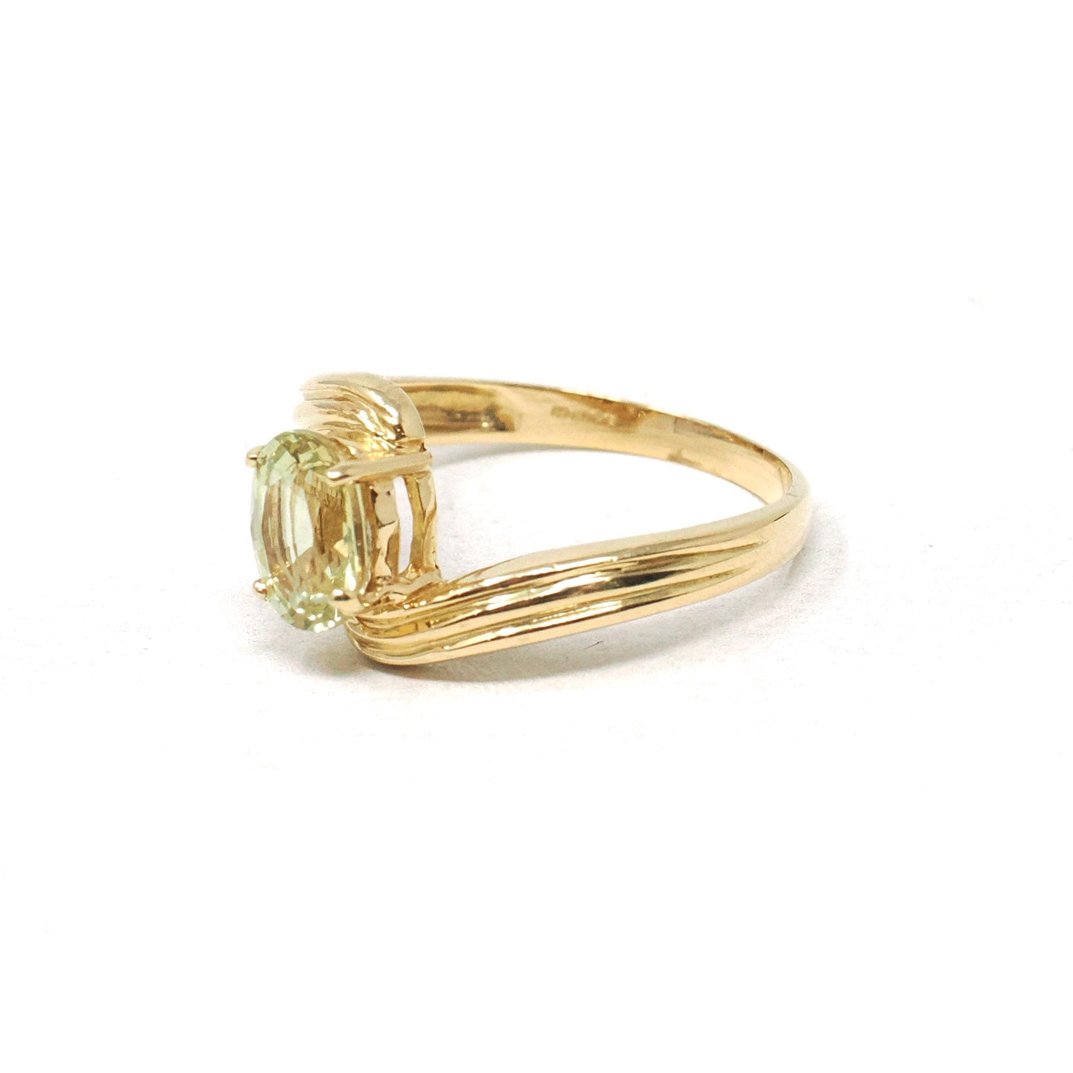 Chrysoberyl Bypass Ring - Modern 18k Yellow Gold Natural Light Green Oval Gemstone Solitaire - Vintage Estate 2000s Era Size 8 Fine Jewelry