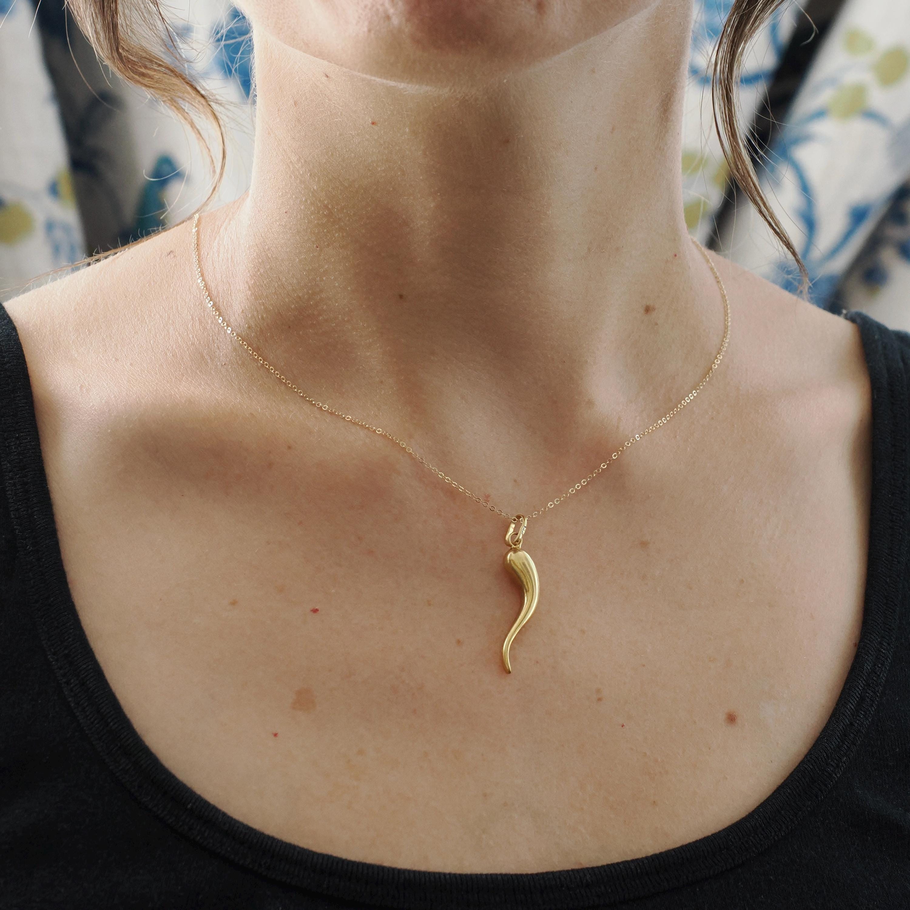 Italian Horn Charm - Retro 18k Yellow Gold Italy Cornicello Good Luck Pendant Necklace - Vintage Circa 1970s Ward Off Evil Amulet Jewelry