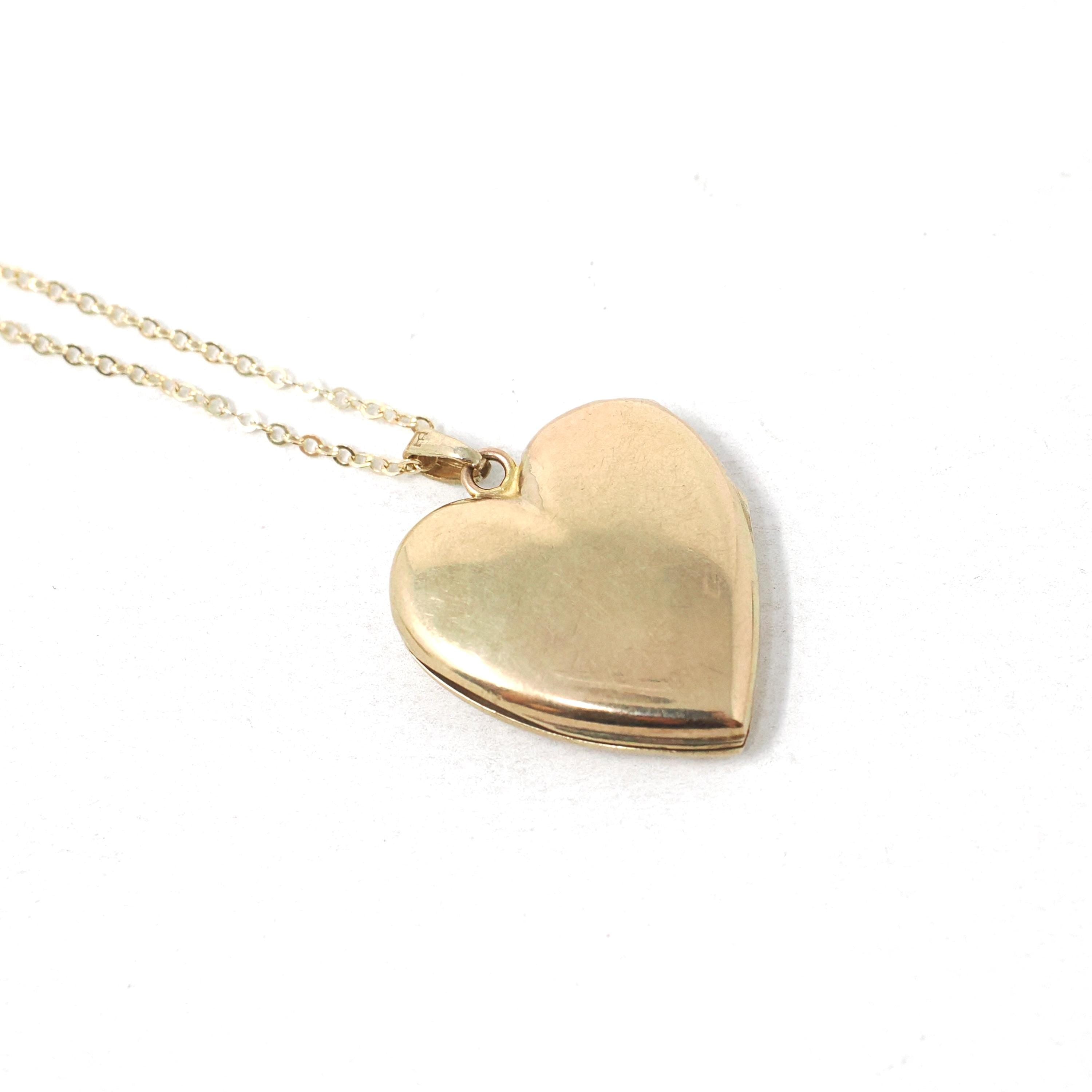 Vintage Heart Locket - Retro 10k Yellow Gold Pinstripe Design Charm Pendant Necklace - Circa 1940s Era Keepsake Photograph Fine Jewelry